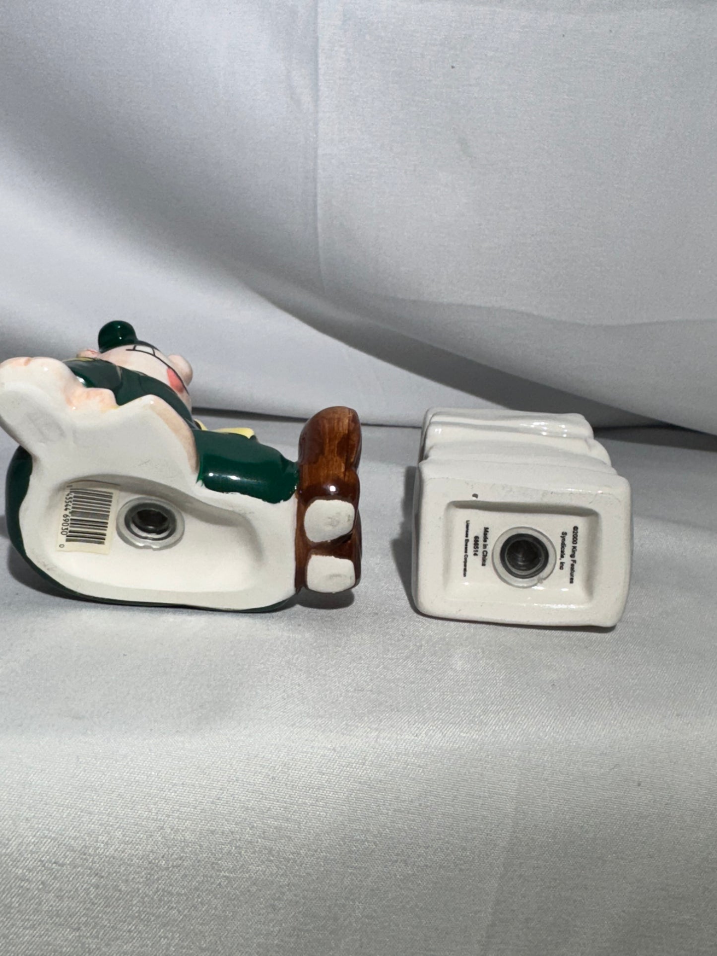 Beetle Bailey - Salt and Pepper Shakers - Sarge and pizza- item number 686514