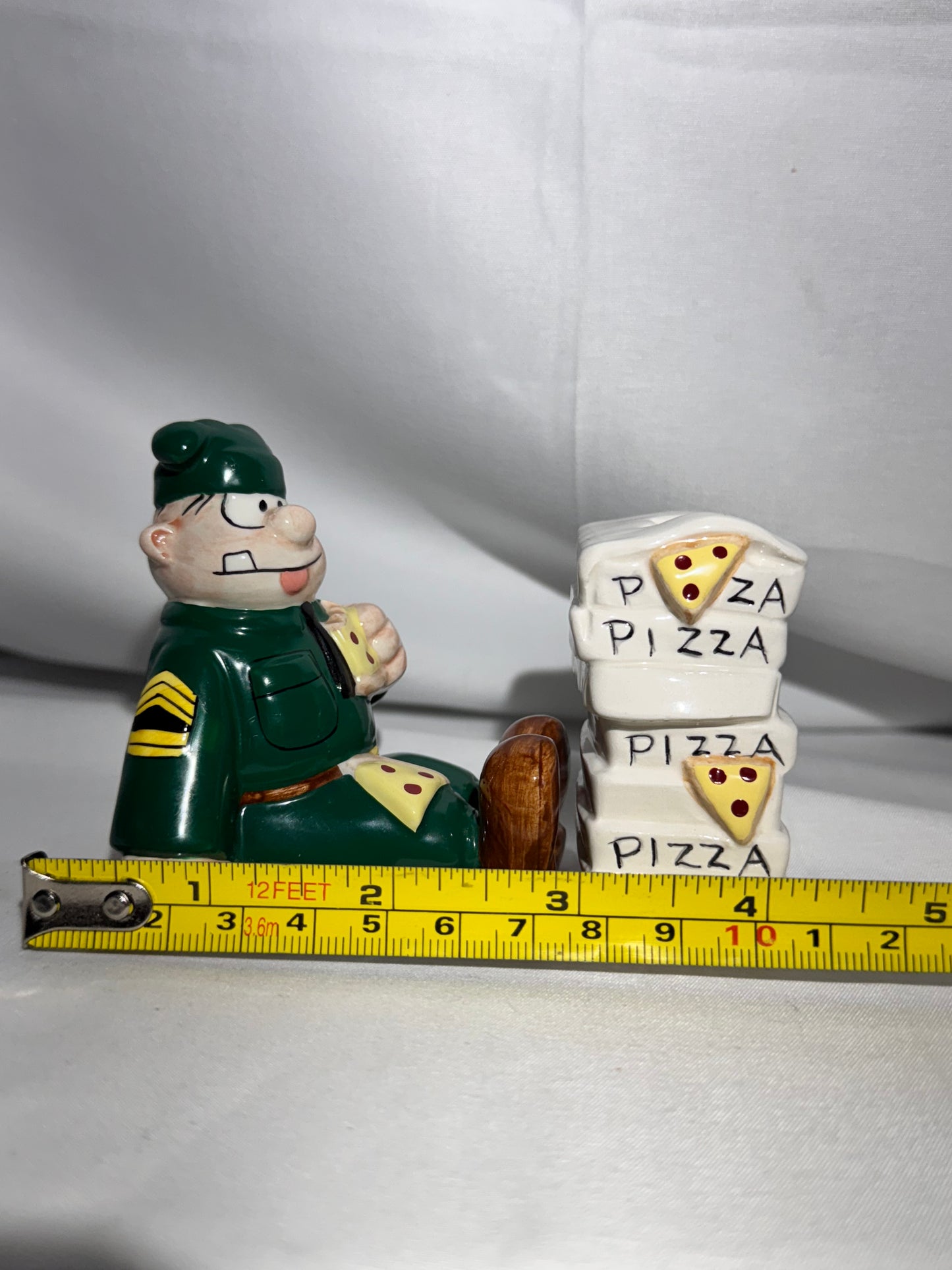 Beetle Bailey - Salt and Pepper Shakers - Sarge and pizza- item number 686514