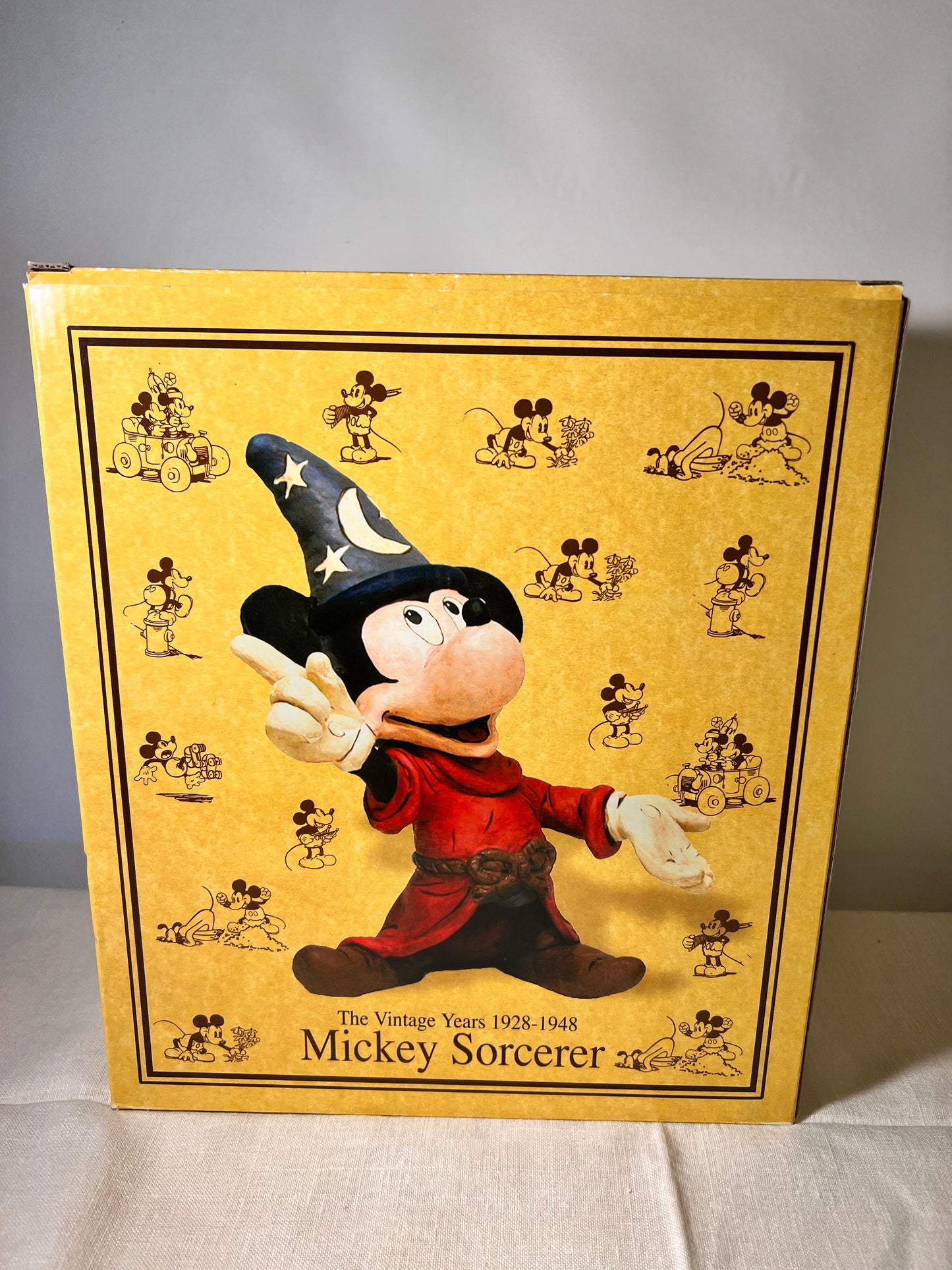 Mickey Sorcerer- Disney- the vintage years 1928-1948-10” figure-David Cricthfield- Vic Fortunato