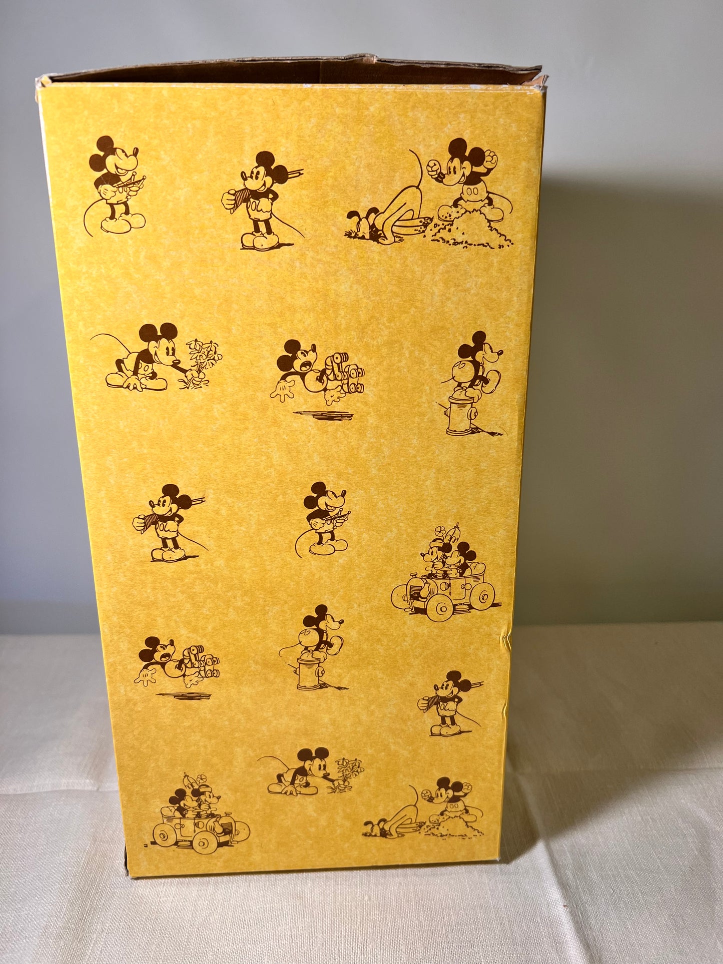 Mickey Sorcerer- Disney- the vintage years 1928-1948-10” figure-David Cricthfield- Vic Fortunato