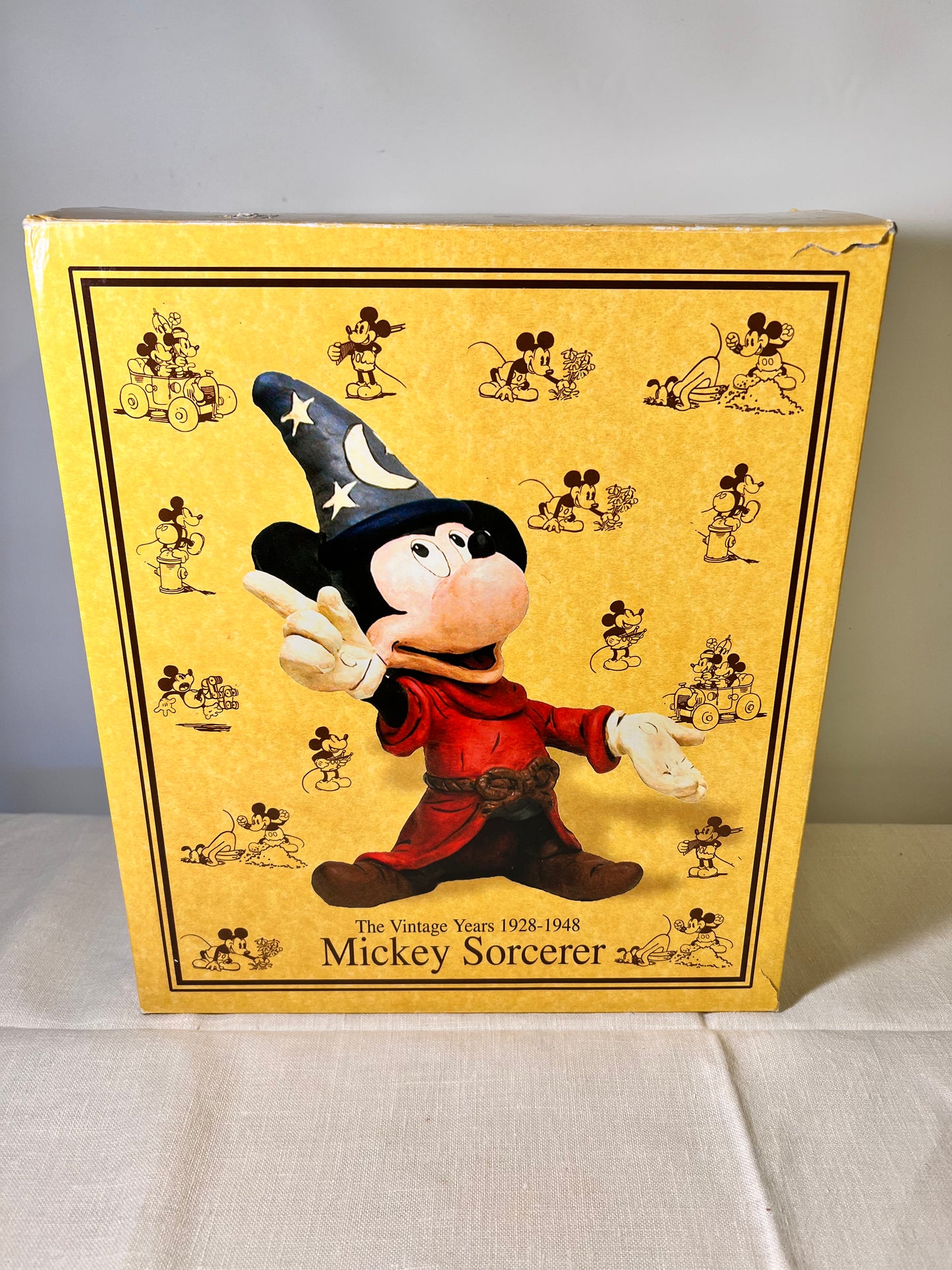 Mickey Sorcerer- Disney- the vintage years 1928-1948-10” figure-David Cricthfield- Vic Fortunato