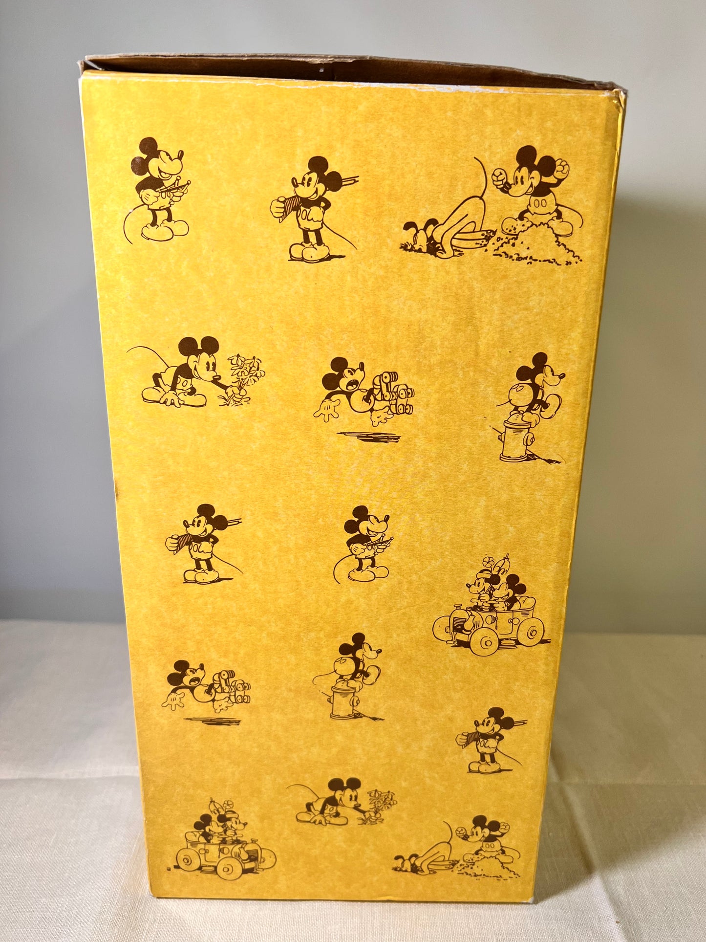 Mickey Sorcerer- Disney- the vintage years 1928-1948-10” figure-David Cricthfield- Vic Fortunato