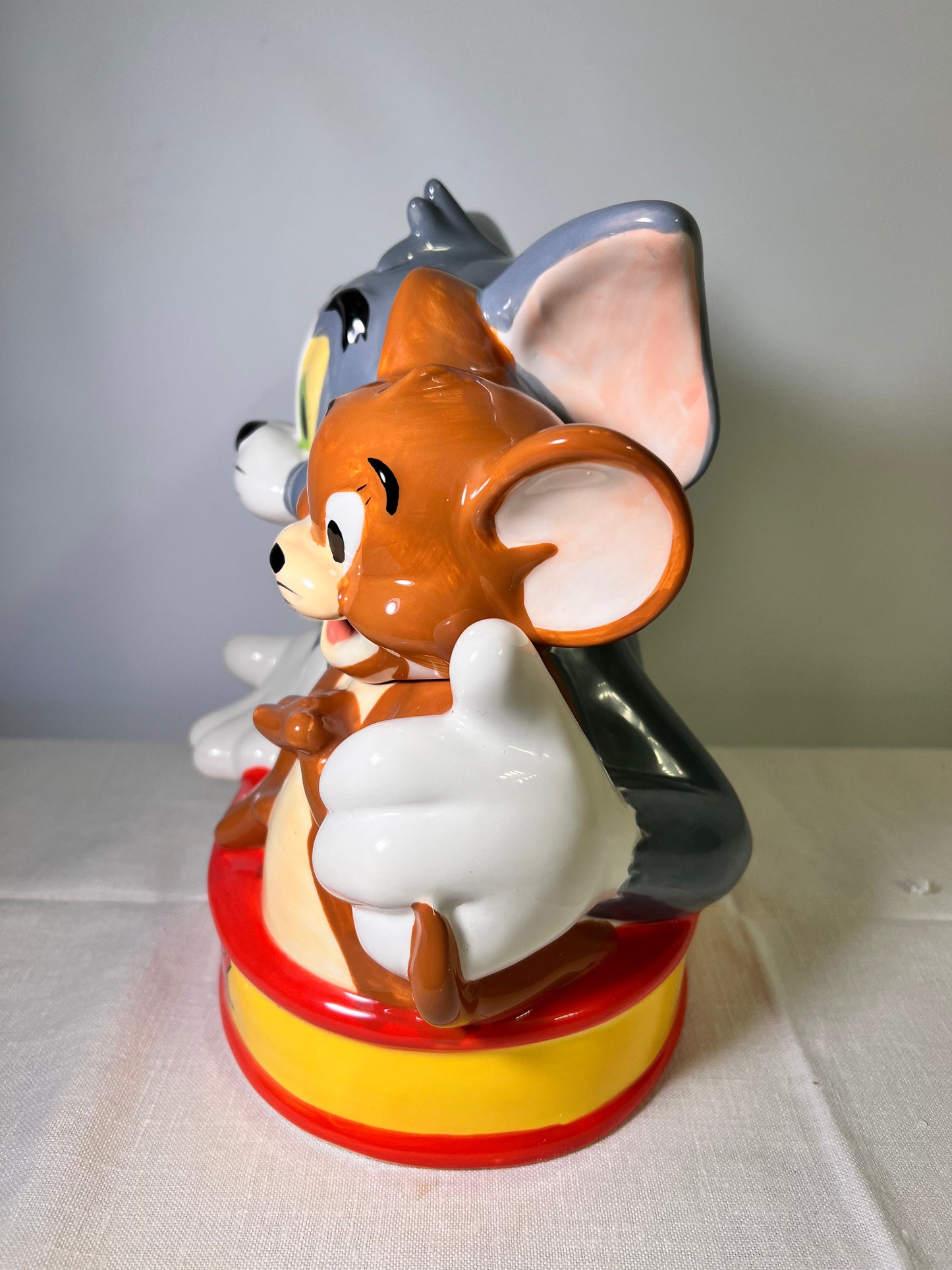 Tom and Jerry- best friends -cookie jar- Hannah Barbara- Warner Brothers