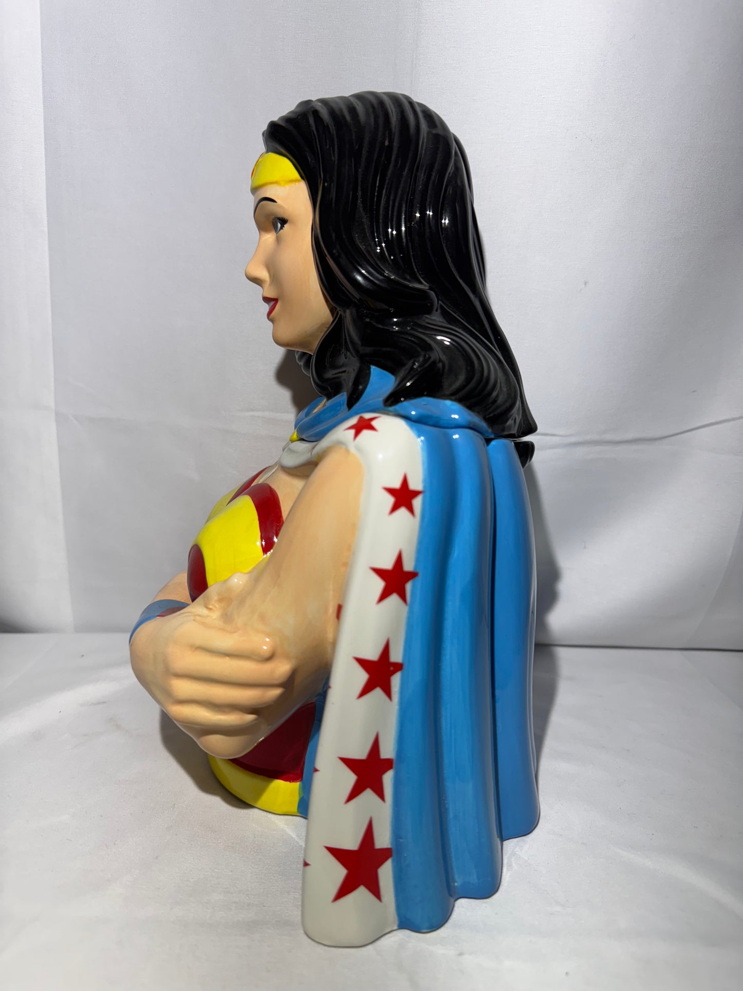 Wonder Woman- ceramic Cookie jar- DC Comic- Warner Brothers - item #21027- Spoontiques