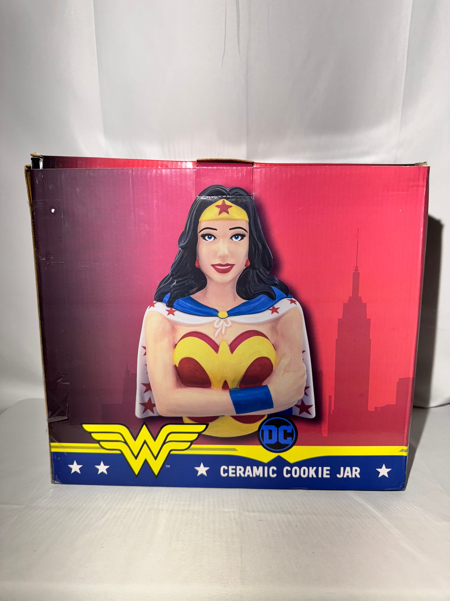 Wonder Woman- ceramic Cookie jar- DC Comic- Warner Brothers - item #21027- Spoontiques