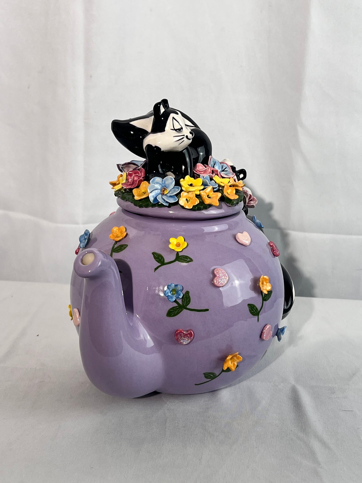 Pepe Le Pew & Penelope - teapot - Out of Reach- limited edition #49/300 - 1999 - Warner Brothers- Looney Tunes