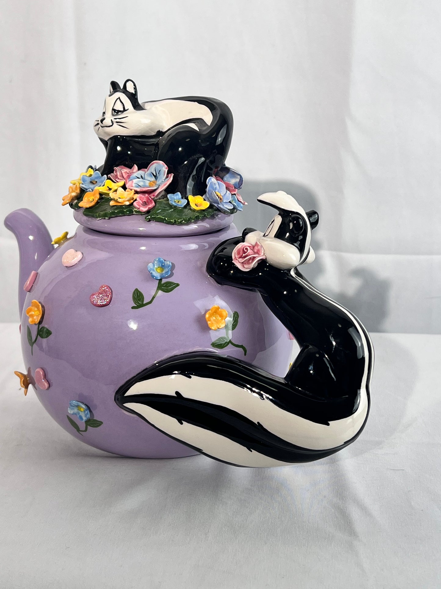 Pepe Le Pew & Penelope - teapot - Out of Reach- limited edition #49/300 - 1999 - Warner Brothers- Looney Tunes
