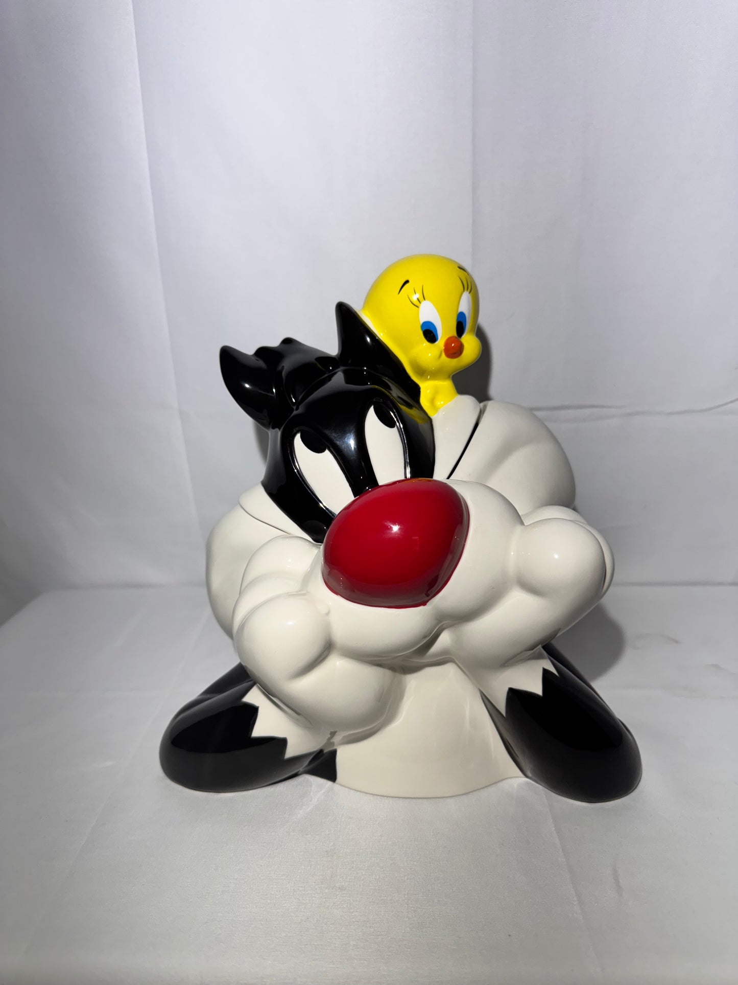 Tweets Bird and Sylvester- Cookie Jar - Warner Brothers- Looney Tunes- item number 13998