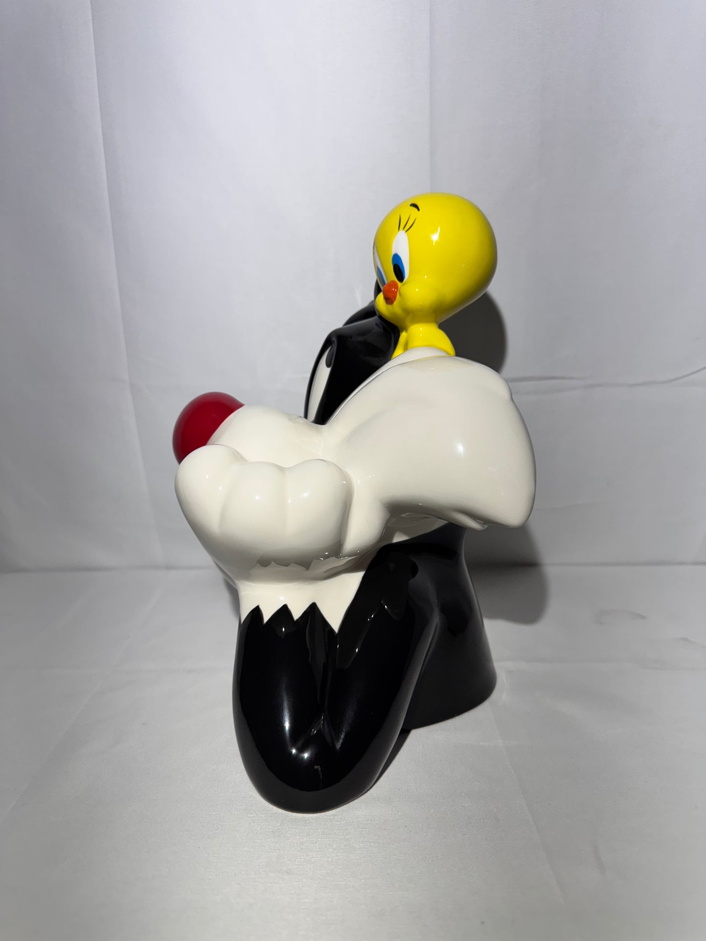 Tweets Bird and Sylvester- Cookie Jar - Warner Brothers- Looney Tunes- item number 13998