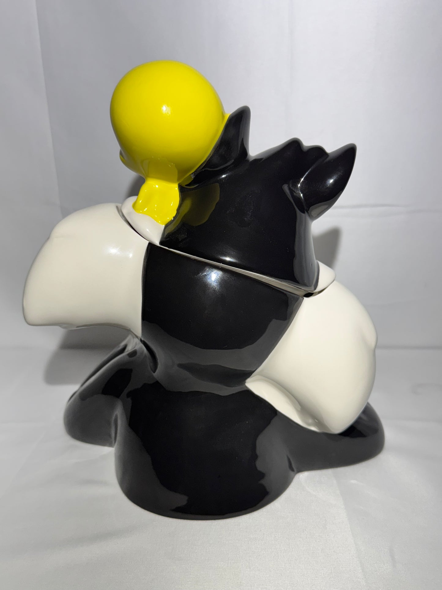 Tweets Bird and Sylvester- Cookie Jar - Warner Brothers- Looney Tunes- item number 13998