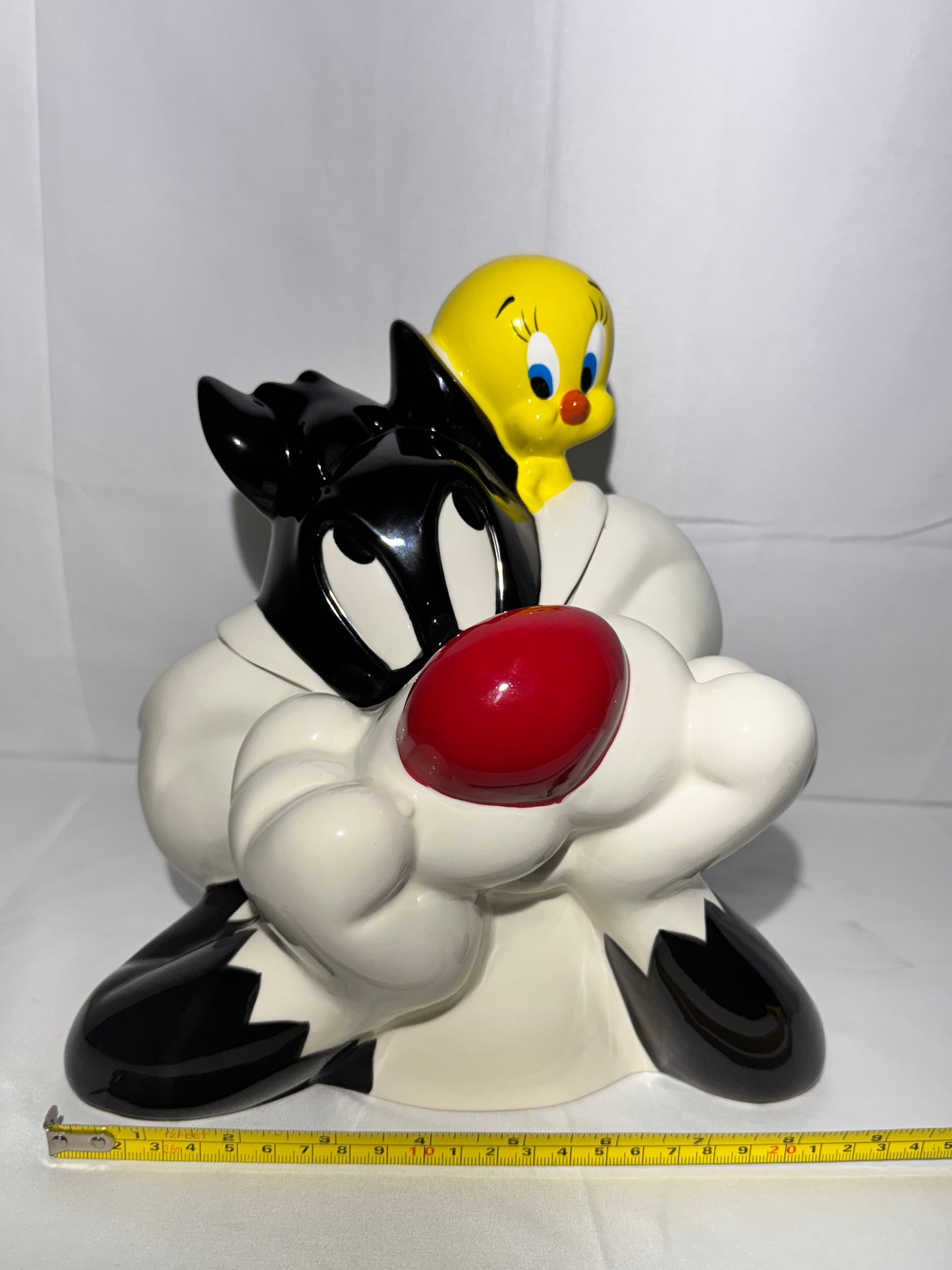 Tweets Bird and Sylvester- Cookie Jar - Warner Brothers- Looney Tunes- item number 13998
