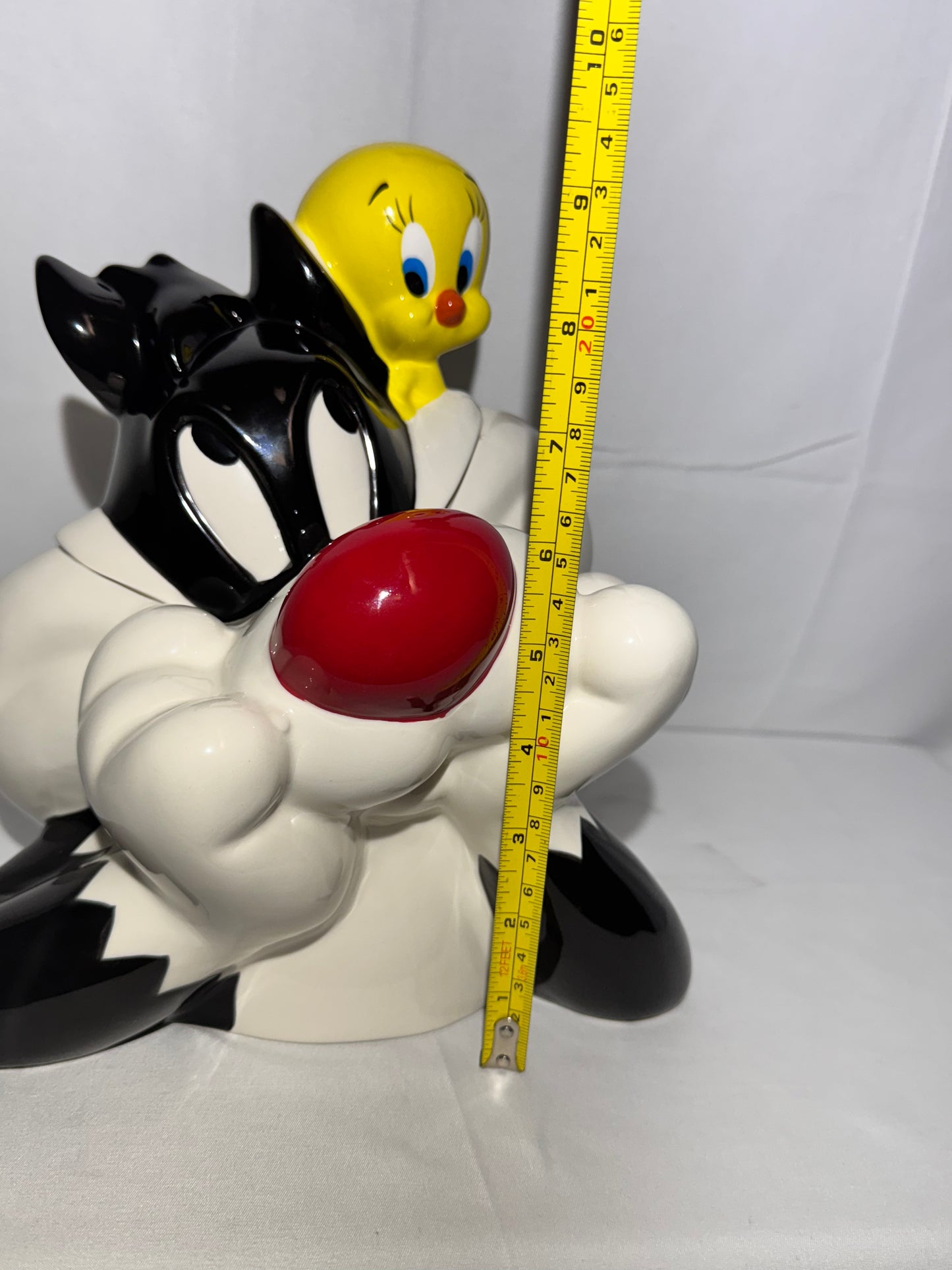 Tweets Bird and Sylvester- Cookie Jar - Warner Brothers- Looney Tunes- item number 13998