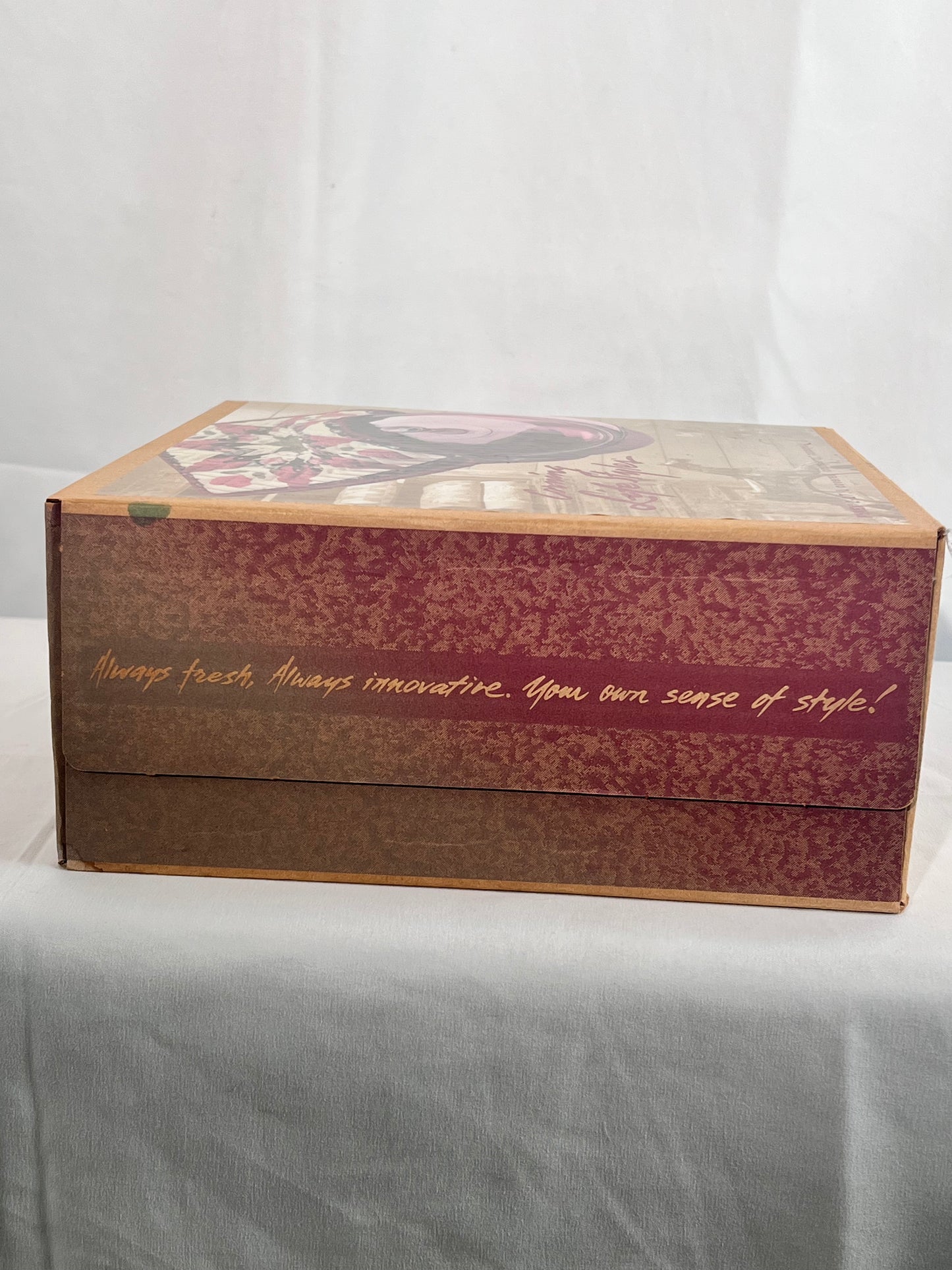 Corning - Pyrex- 2qt. Covered Cranberry Casserole- life styles - quilt pattern cozy - 6017213