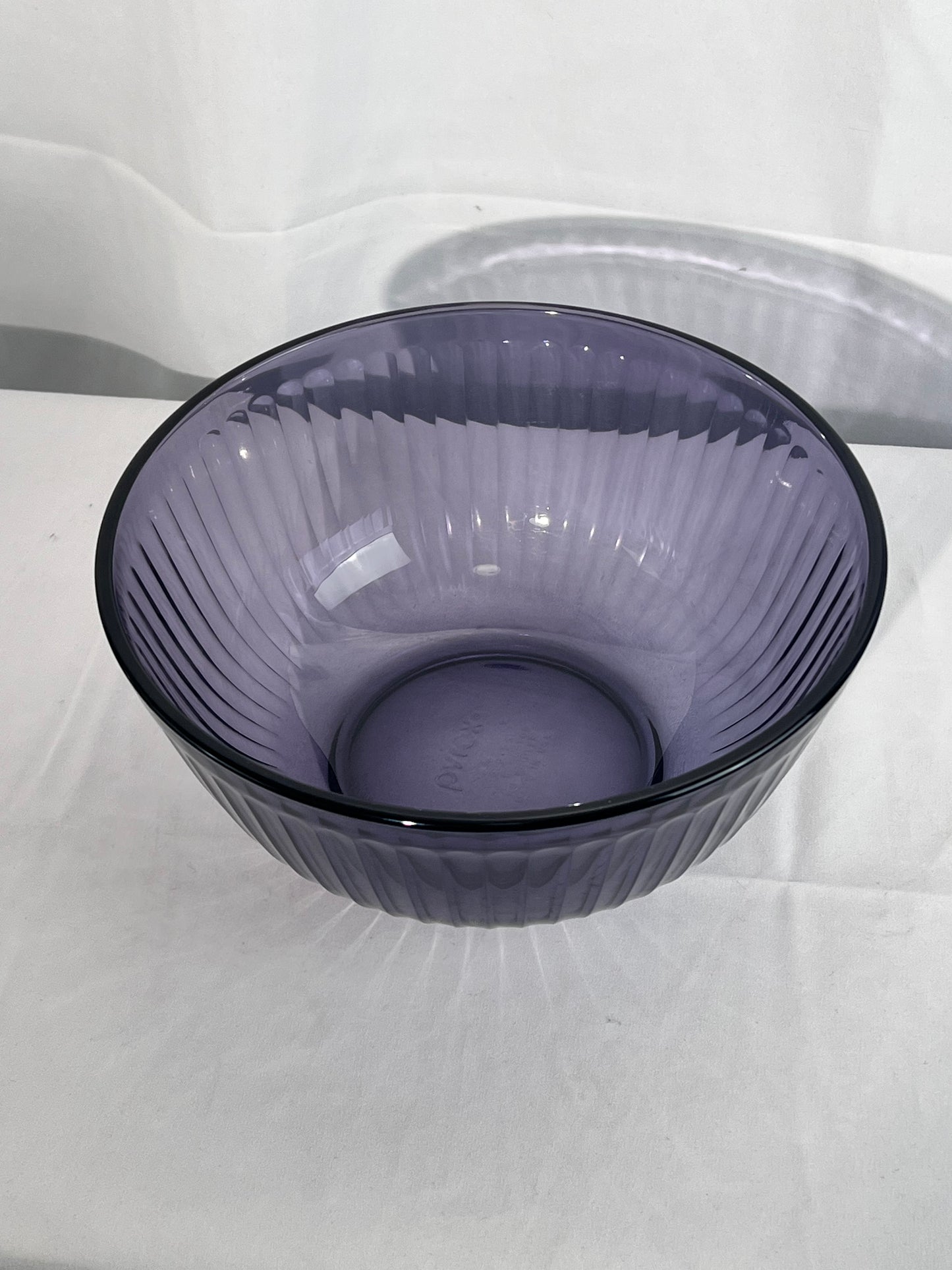 Pyrex- purple-2.5 Liter/ 10 cup- 7403-S - mixing bowl- made in USA