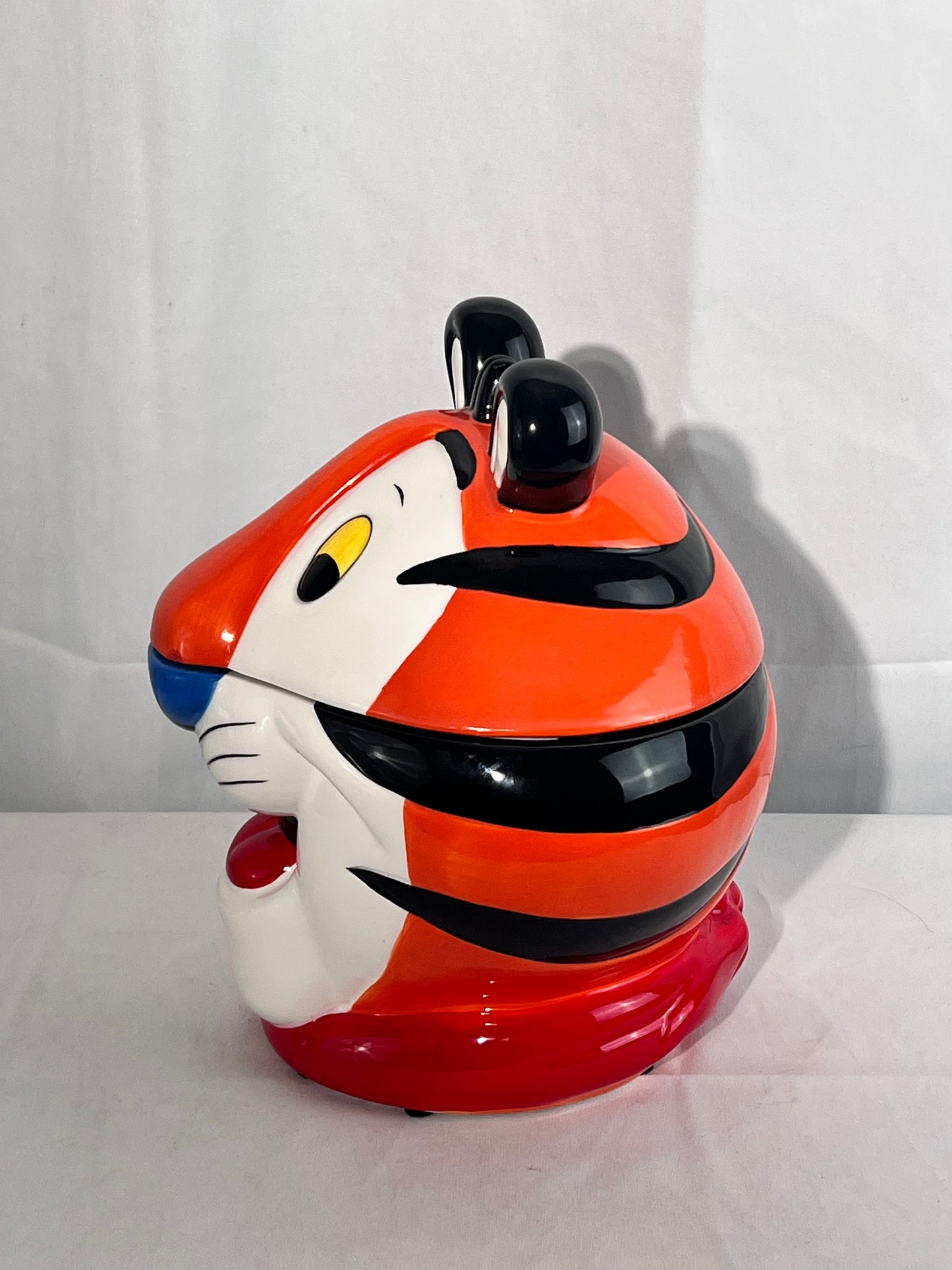 Tony The Tiger- 9 1/2” cookie jar - Kellogg - 2002