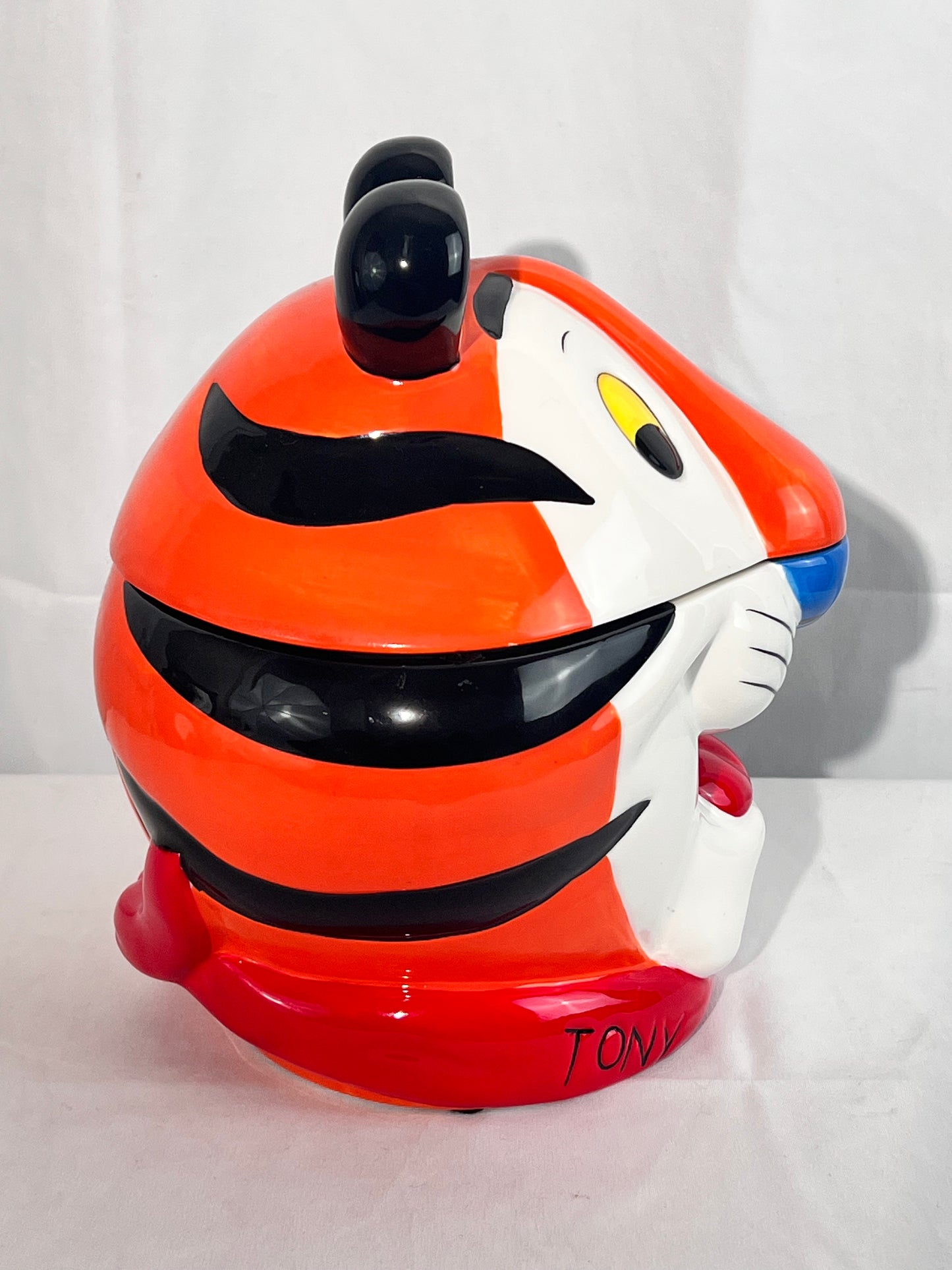 Tony The Tiger- 9 1/2” cookie jar - Kellogg - 2002