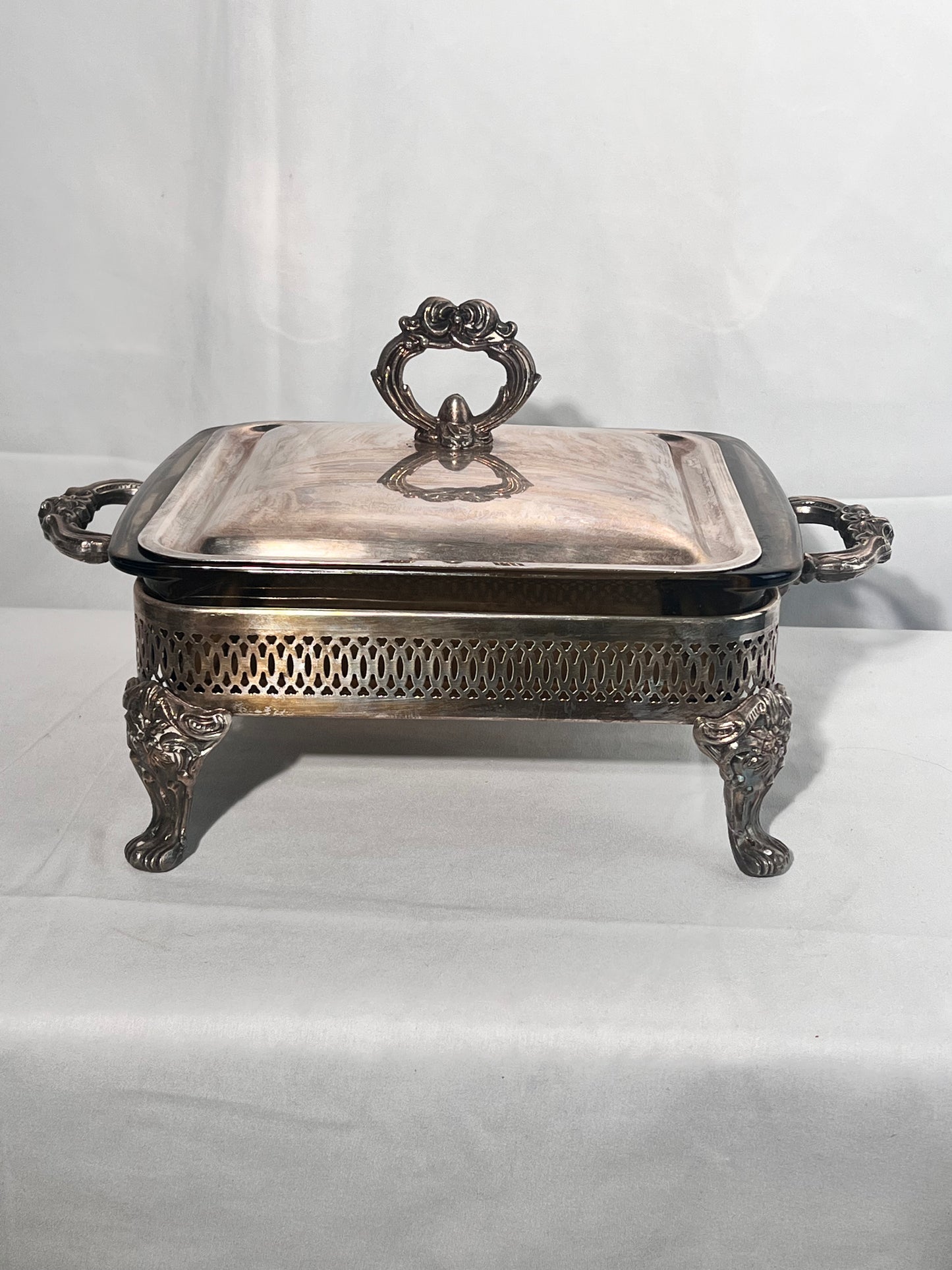 Vintage- silver plated serving plater with lid- Pyrex - 222- D21 - Corning- amber- baking dish- 21 x 21 x 5 cm
