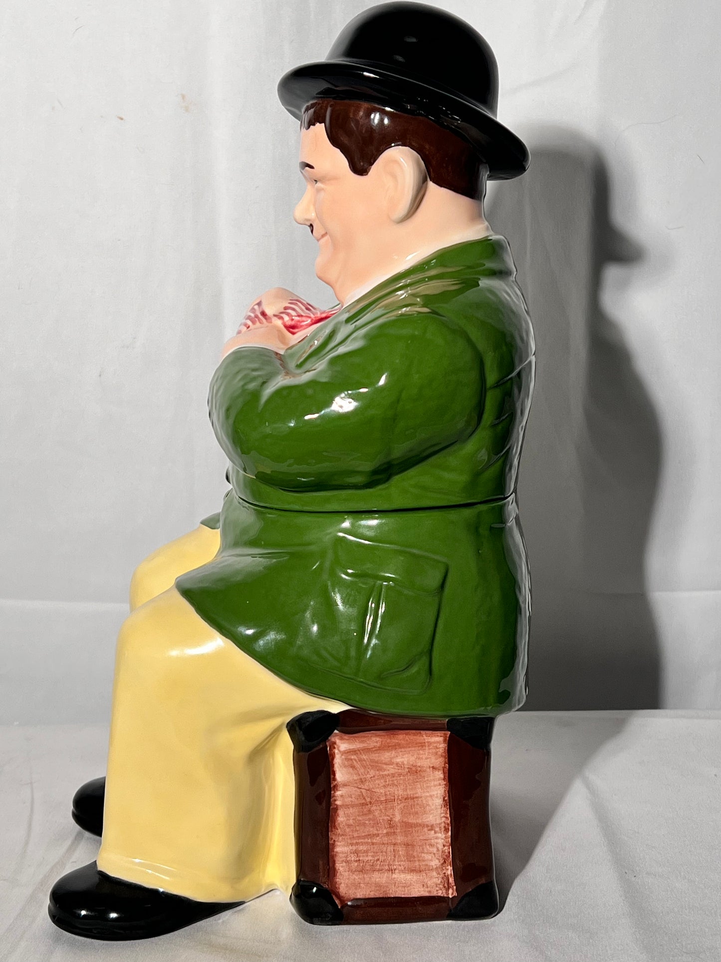 Laurel & Hardy - 13 1/2” Cookie Jar - Me Me Production- Larry Harmonn -limited edition 187/1000 1996