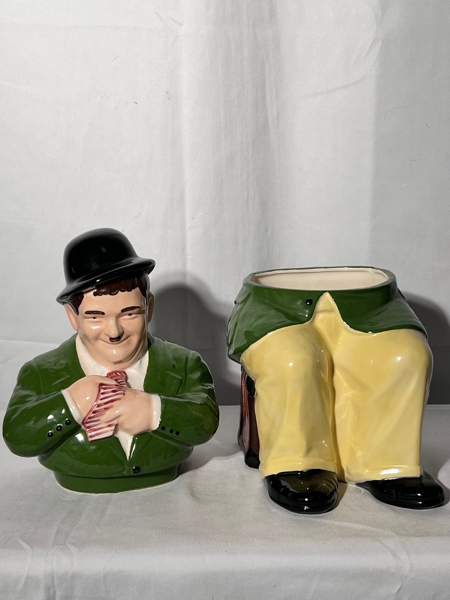 Laurel & Hardy - 13 1/2” Cookie Jar - Me Me Production- Larry Harmonn -limited edition 187/1000 1996