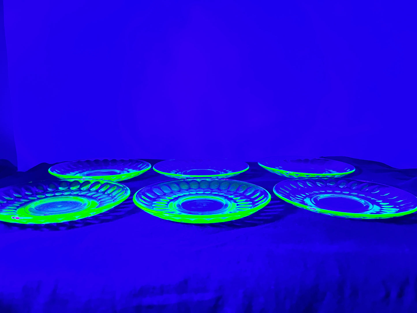 Uranium- 6 Saucers- Plates- Hexoptic- Jeannette