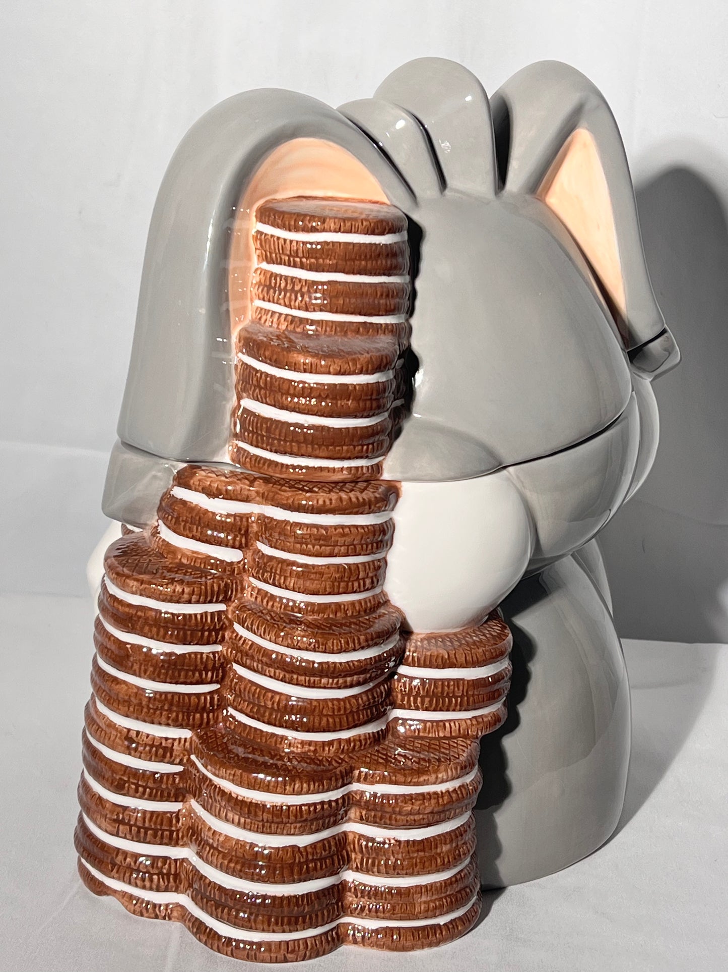 Bugs Bunny with Oreos - 11 1/2” Cookie Jar - looney tunes – Gibson houseware – Warner Brothers – 2000