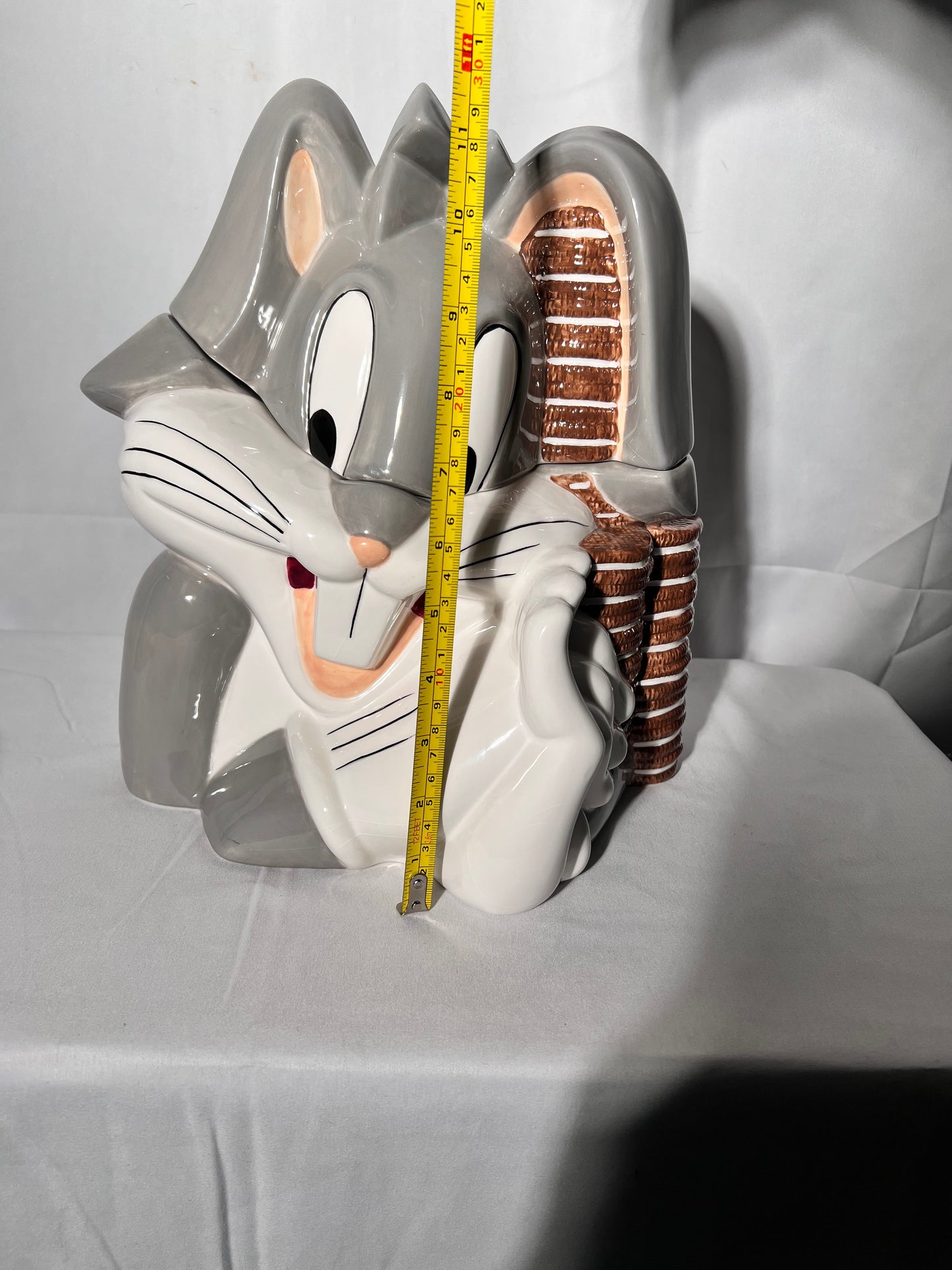 Bugs Bunny with Oreos - 11 1/2” Cookie Jar - looney tunes – Gibson houseware – Warner Brothers – 2000