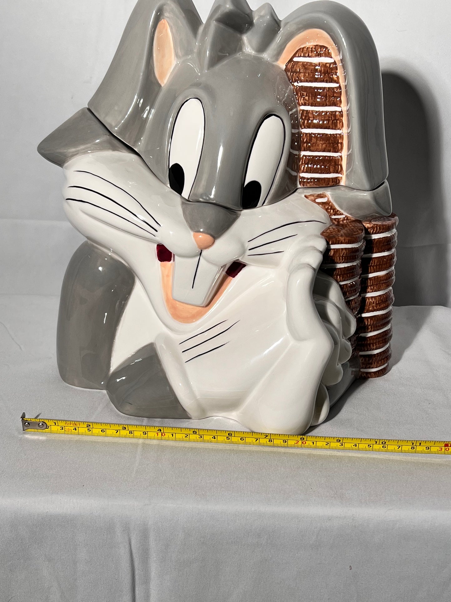 Bugs Bunny with Oreos - 11 1/2” Cookie Jar - looney tunes – Gibson houseware – Warner Brothers – 2000