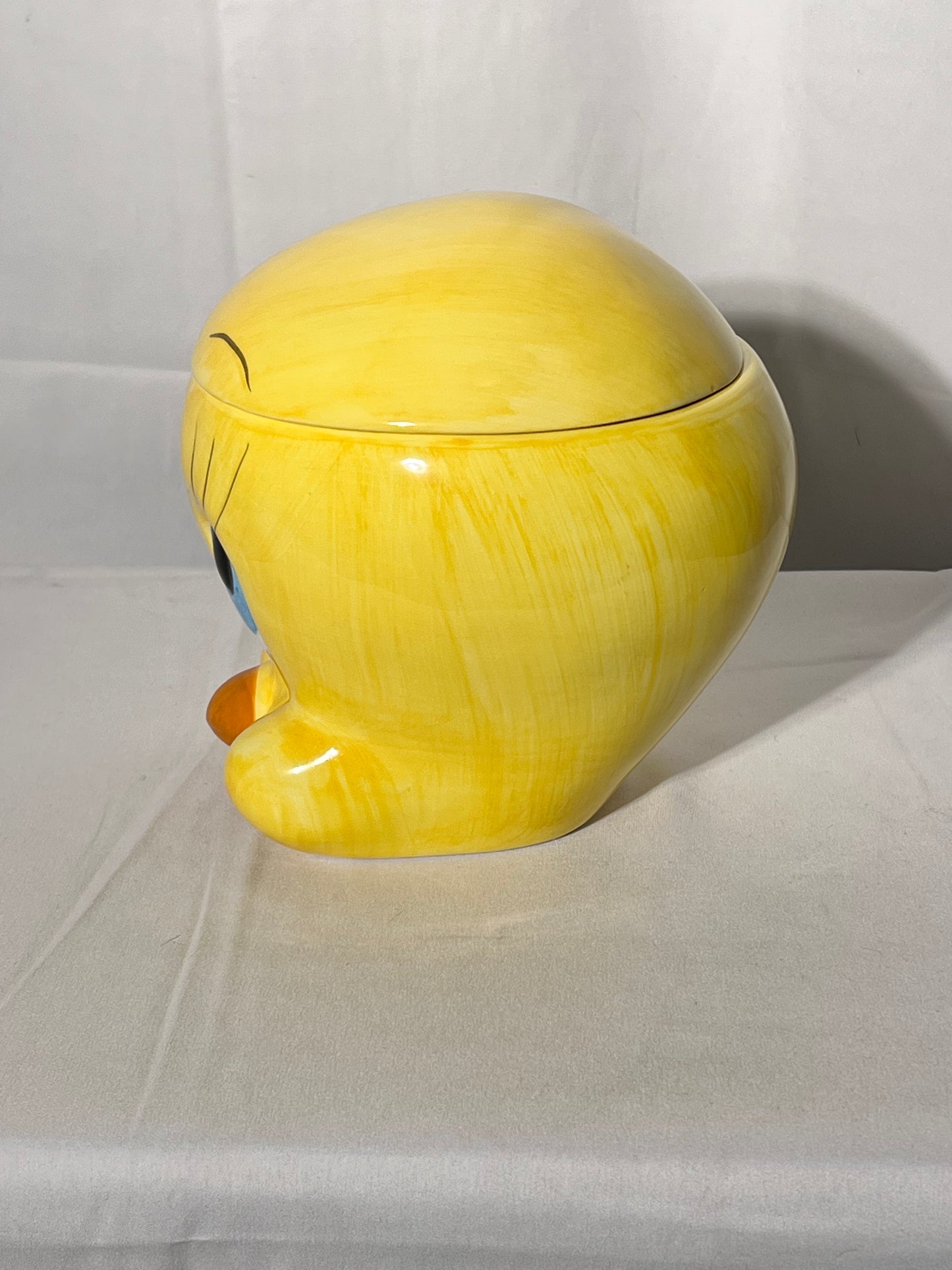 Tweety Bird - 7” Cookie Jar- hand painted- Warner Brothers- Looney Tunes-2000
