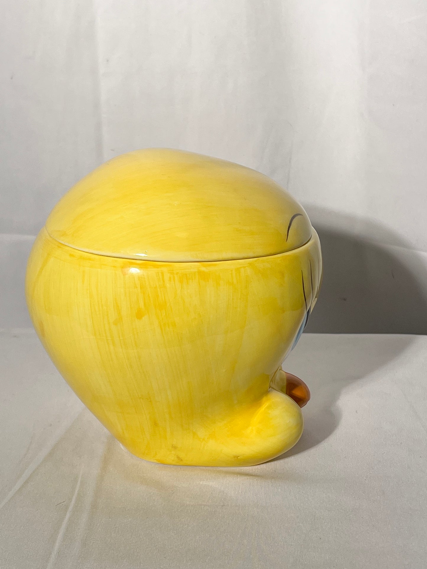 Tweety Bird - 7” Cookie Jar- hand painted- Warner Brothers- Looney Tunes-2000