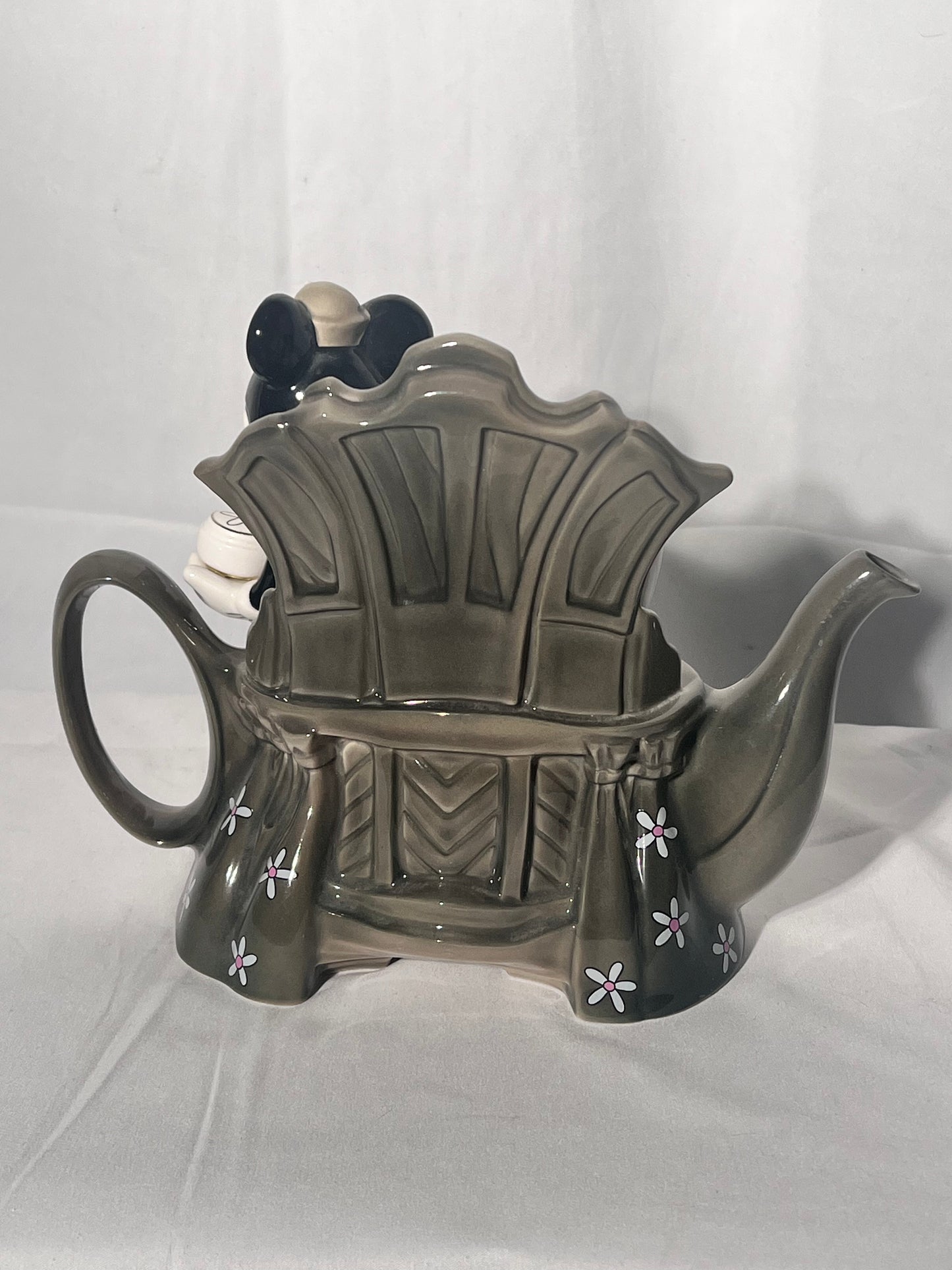 Minnie mouse dressing table – teapot – Disney showcase collections – limited edition, 2904 backlash 5000 – monochrome – designed by Paul Cardew- Disney