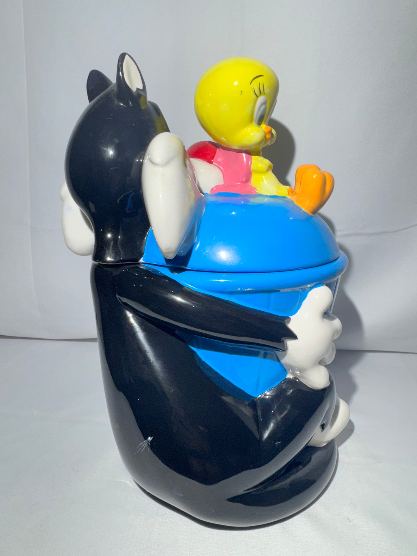 Sylvester and Tweety Bird - Cookie Jar - Hand Painted - Looney Tunes-1998 - Warner Brothers