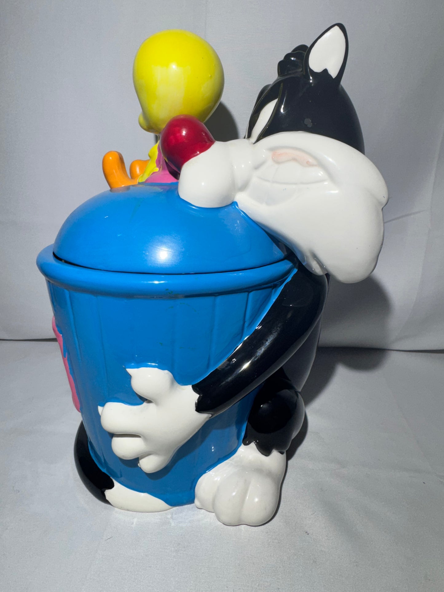 Sylvester and Tweety Bird - Cookie Jar - Hand Painted - Looney Tunes-1998 - Warner Brothers