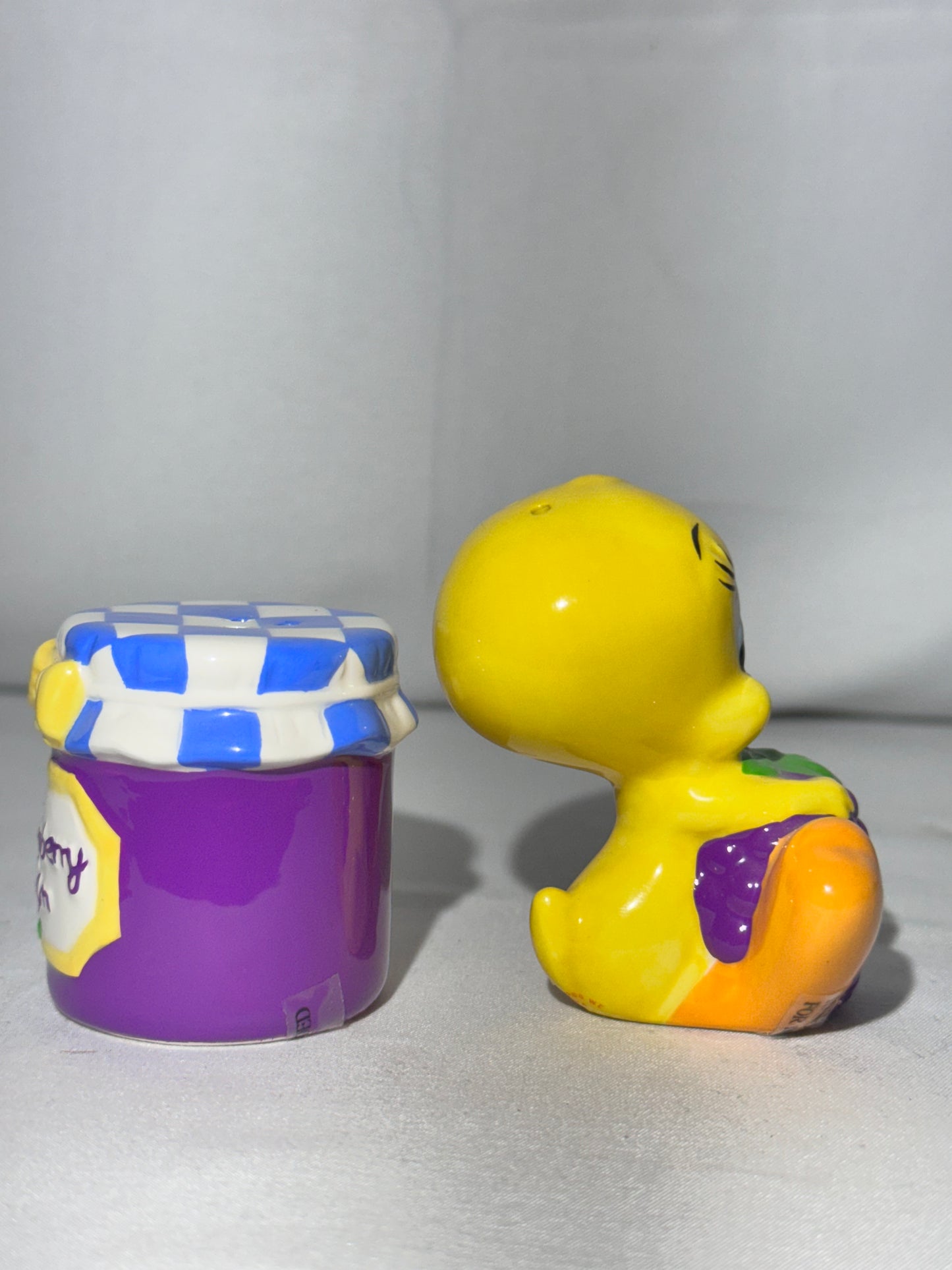 Tweety Bird & Boysenberry - Mini Salt and Pepper Shaker- Warner Brothers- Looney Tunes