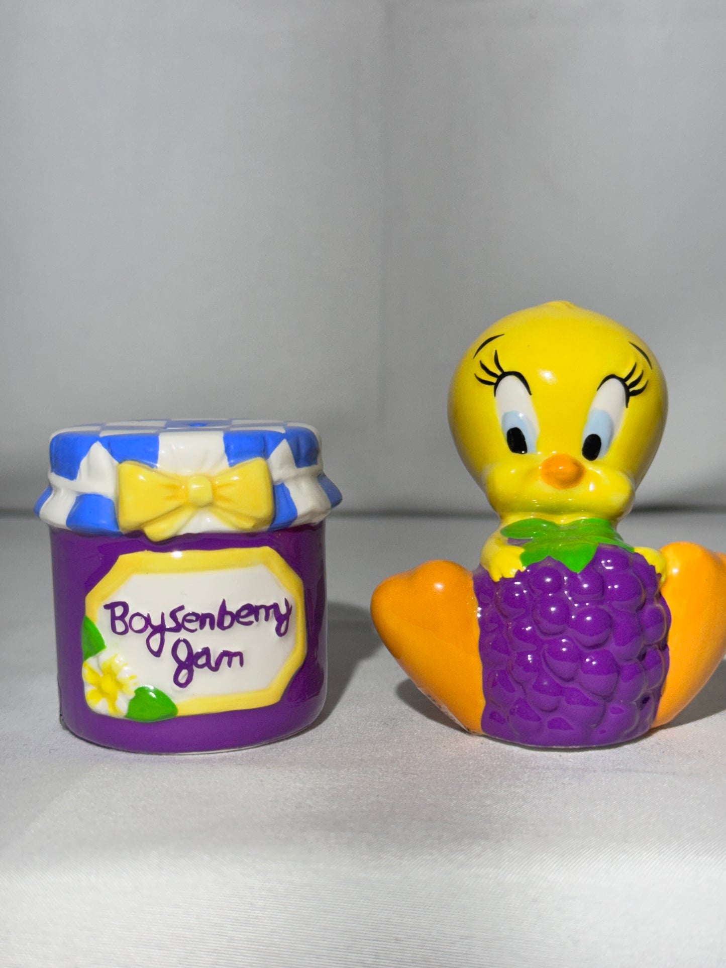 Tweety Bird & Boysenberry - Mini Salt and Pepper Shaker- Warner Brothers- Looney Tunes