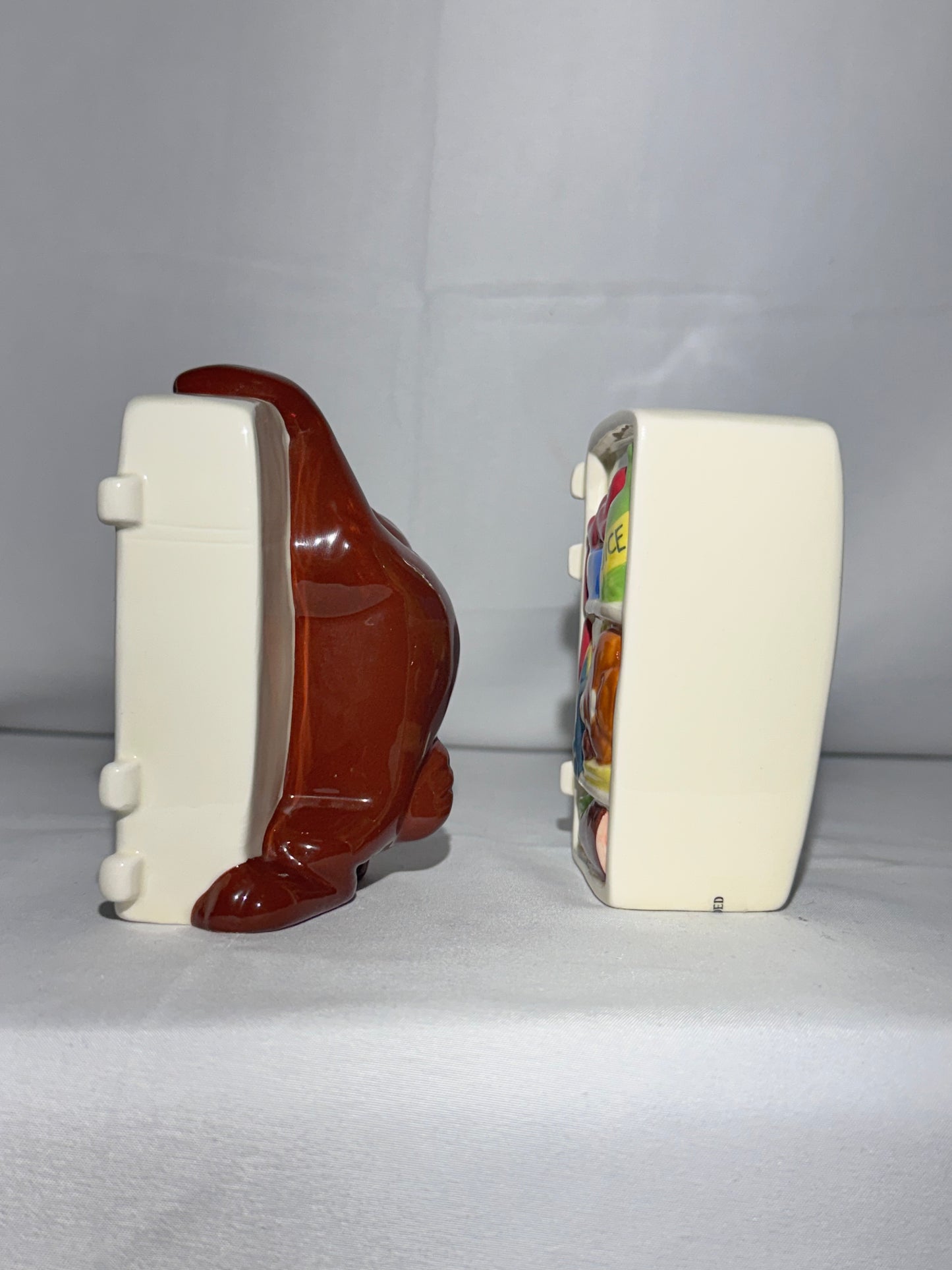 Taz and refrigerator- Salt and Pepper Shakers- Warner Brothers- Looney Tunes