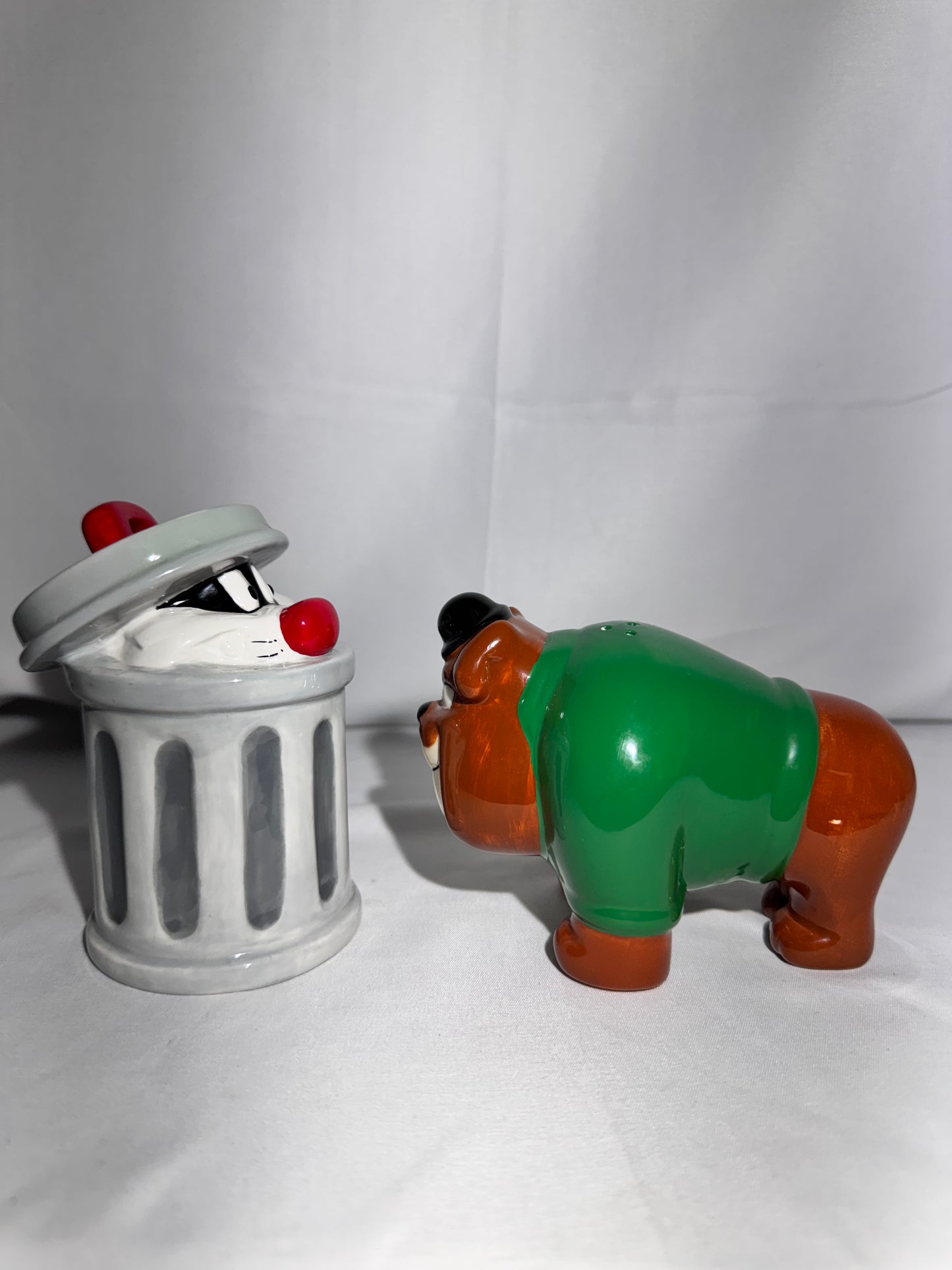 Sylvester and Spike - Salt and Pepper Shakers- Looney Tunes- Warner Brothers