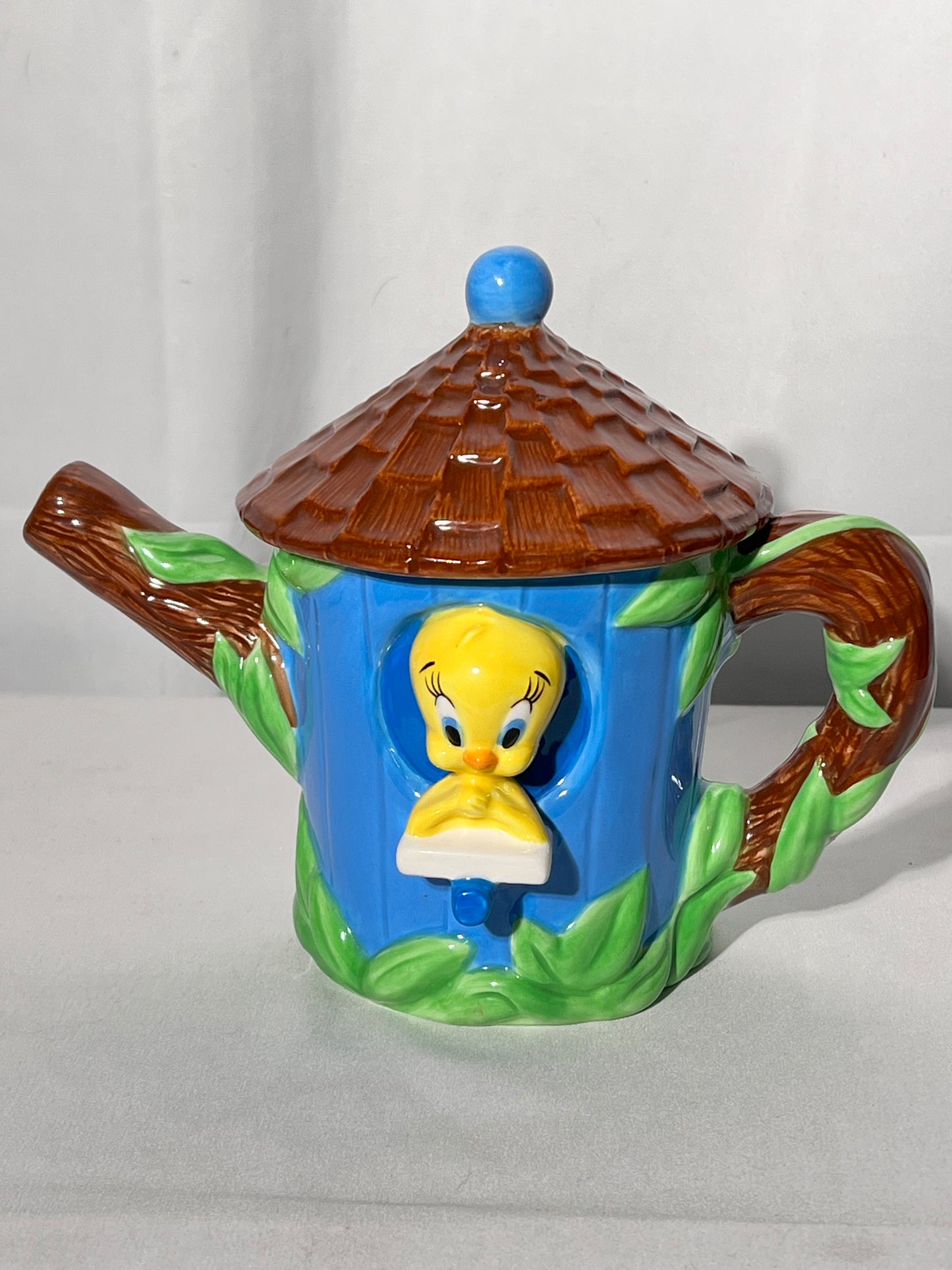 Tweety Bird in Tree House- Teapot- Warner Brothers, Looney Tunes-1998