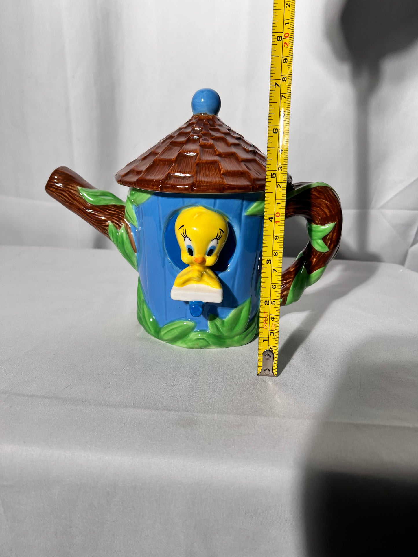 Tweety Bird in Tree House- Teapot- Warner Brothers, Looney Tunes-1998