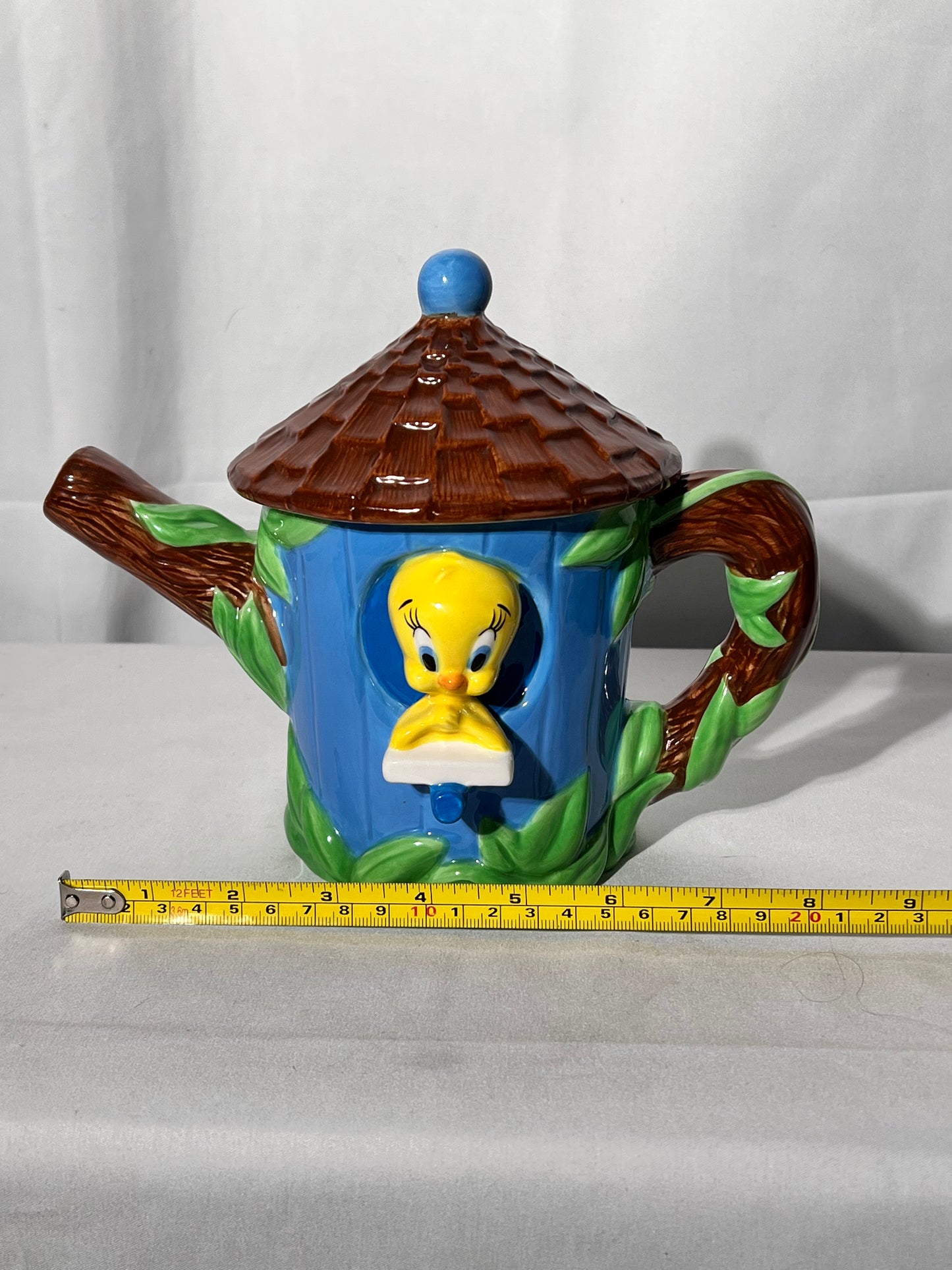 Tweety Bird in Tree House- Teapot- Warner Brothers, Looney Tunes-1998