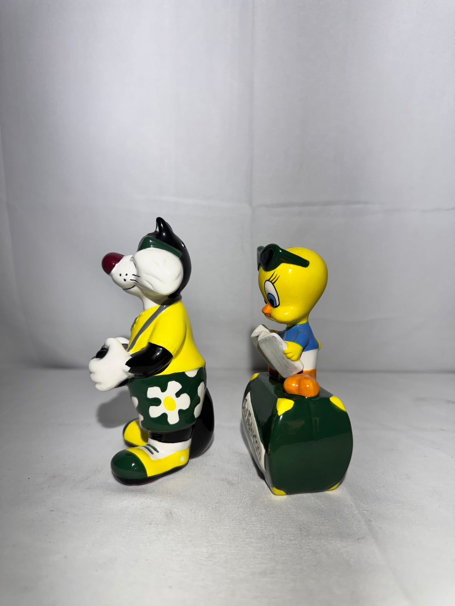 Tweety Bird and Sylvester- Salt and Pepper- San Francisco- Warner Brothers- Looney Tunes