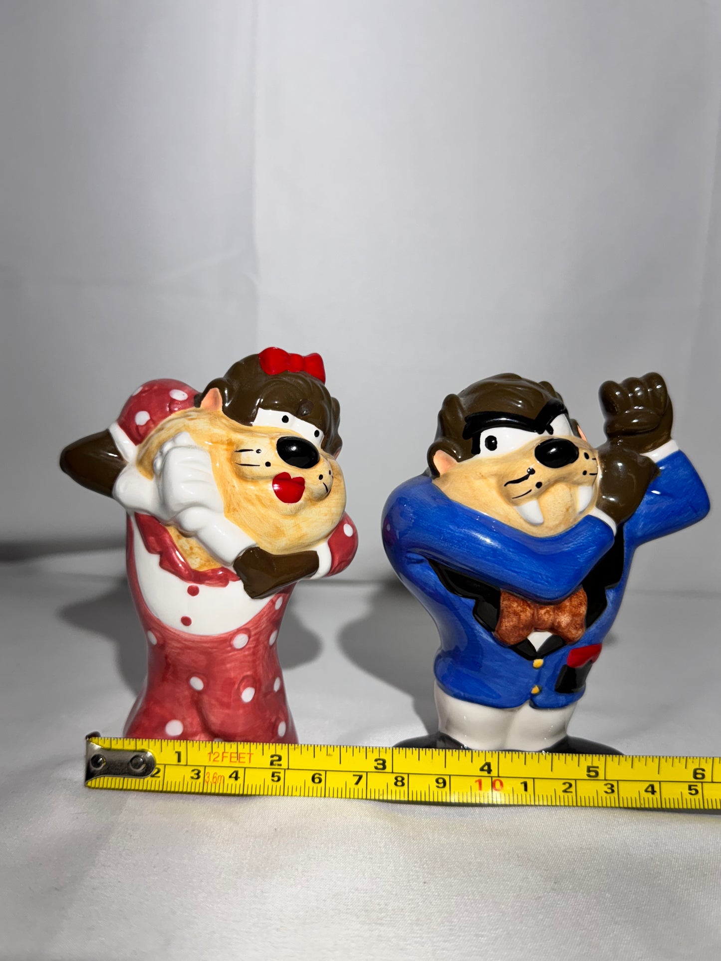 Taz and She Devil- Salt and Pepper- Looney Tunes- Warner Brothers- 1994