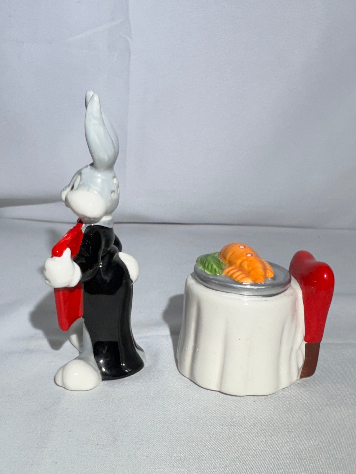 Bugs Bunny and dining table w/carrots - Salt and pepper- Warner Brothers- Looney Tunes