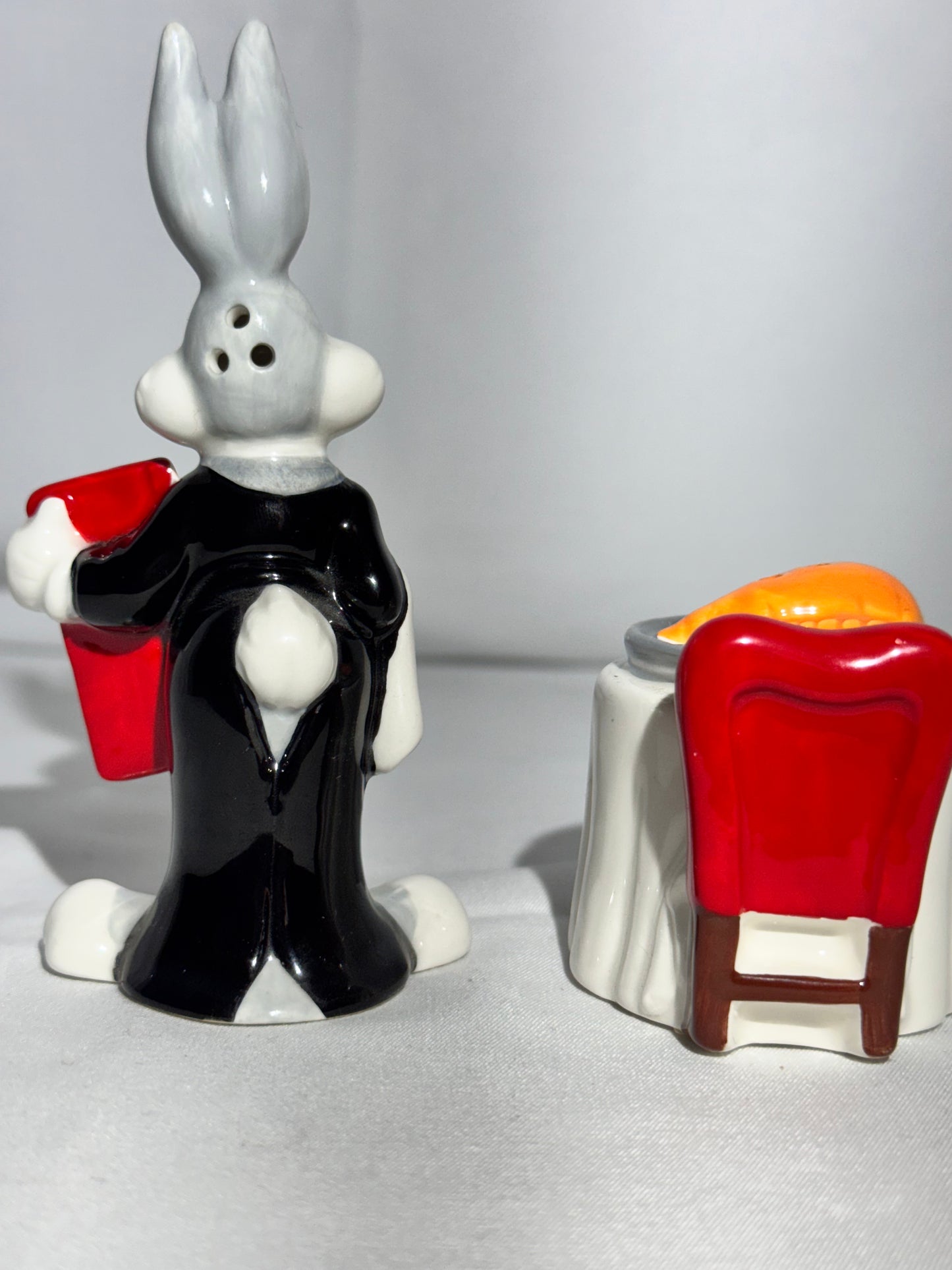 Bugs Bunny and dining table w/carrots - Salt and pepper- Warner Brothers- Looney Tunes