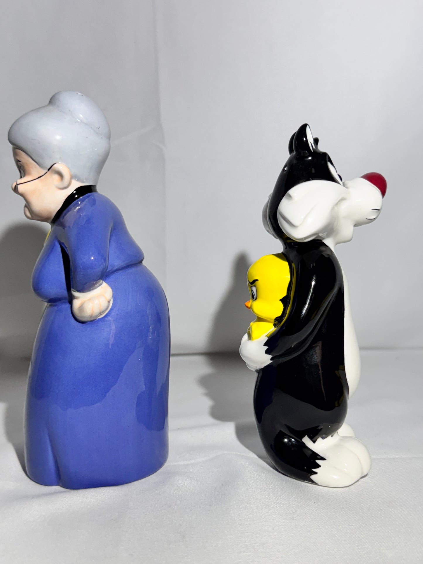 Sylvester, Tweety Bird and Granny - Salt and Pepper- Looney Tunes- Warner Brothers