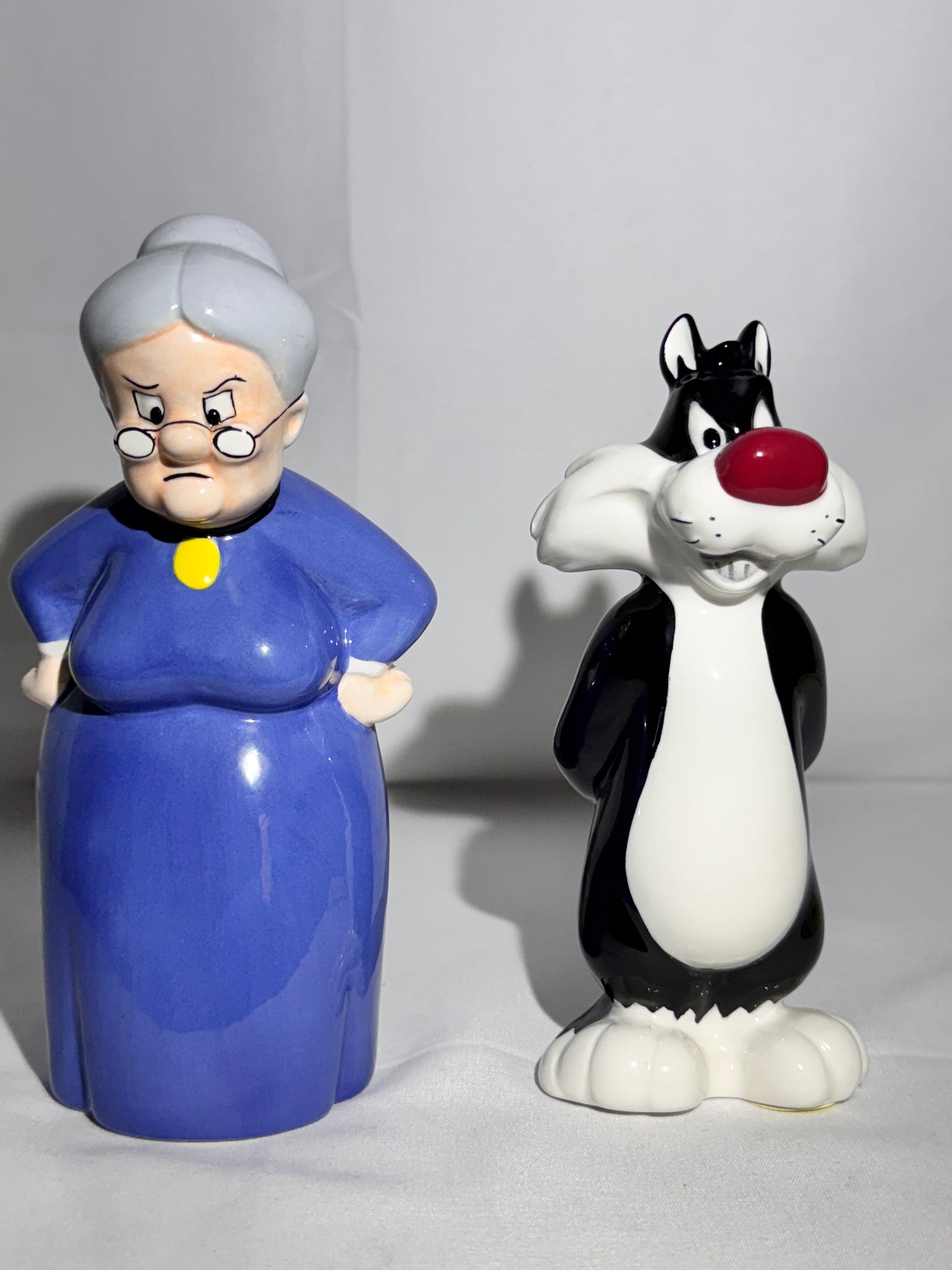 Sylvester, Tweety Bird and Granny - Salt and Pepper- Looney Tunes- Warner Brothers