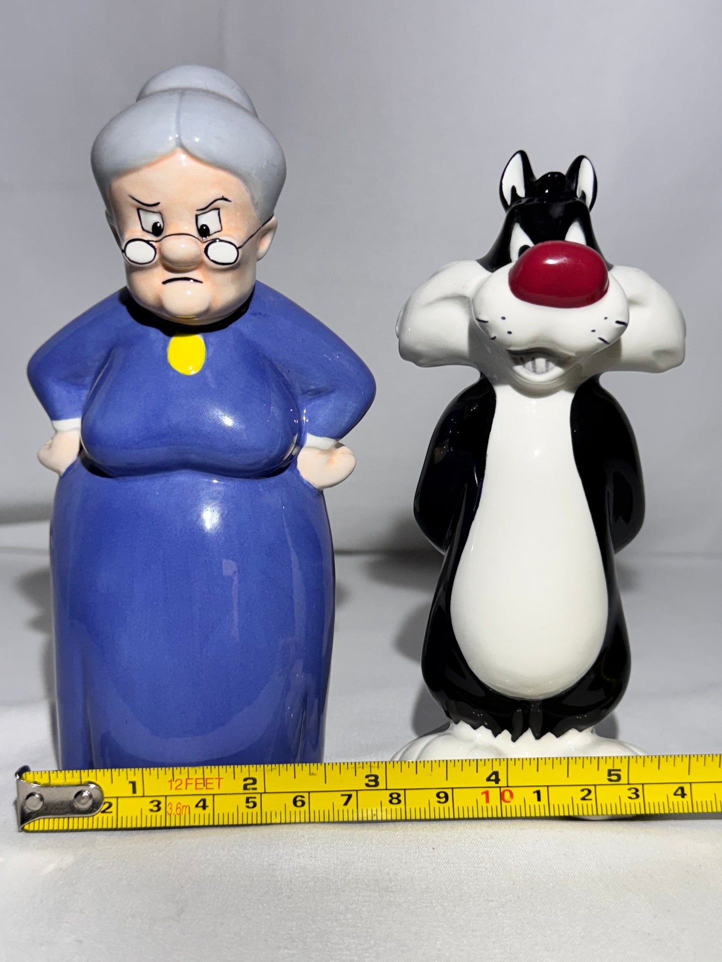 Sylvester, Tweety Bird and Granny - Salt and Pepper- Looney Tunes- Warner Brothers