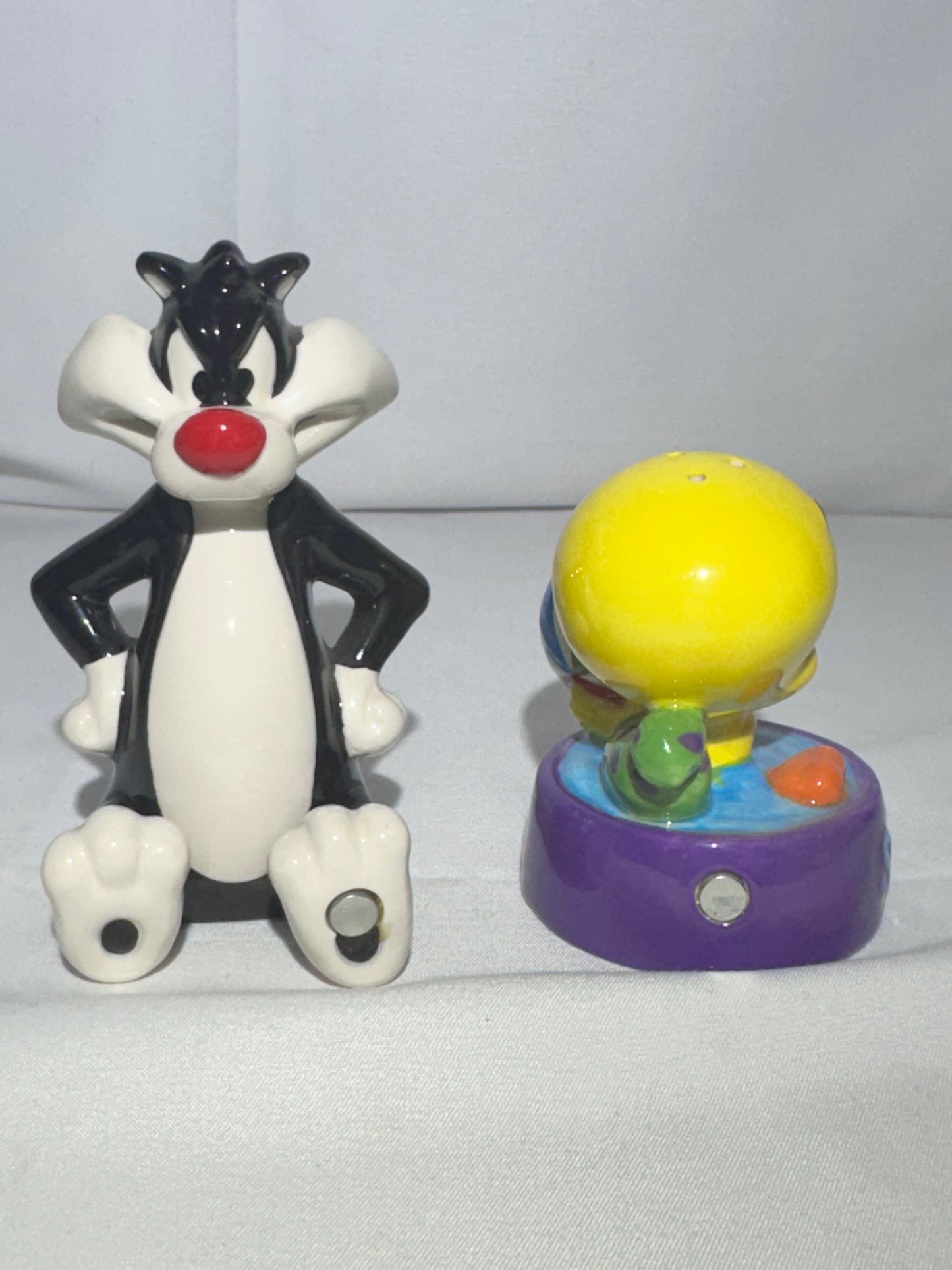 Tweety Bird and Sylvester- salt and pepper- Looney Tunes -Warner Brothers