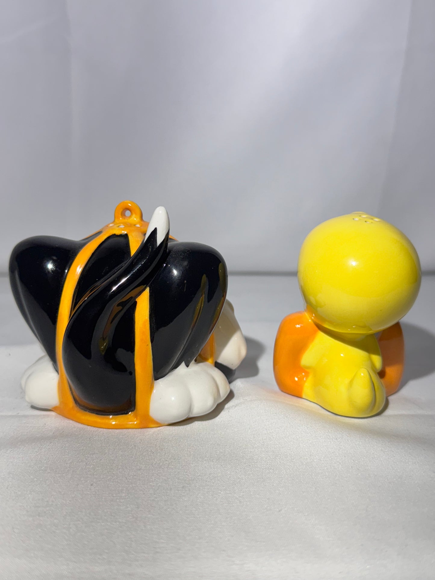Tweety Bird and Sylvester- salt and pepper- Looney Tunes - Warner Brothers