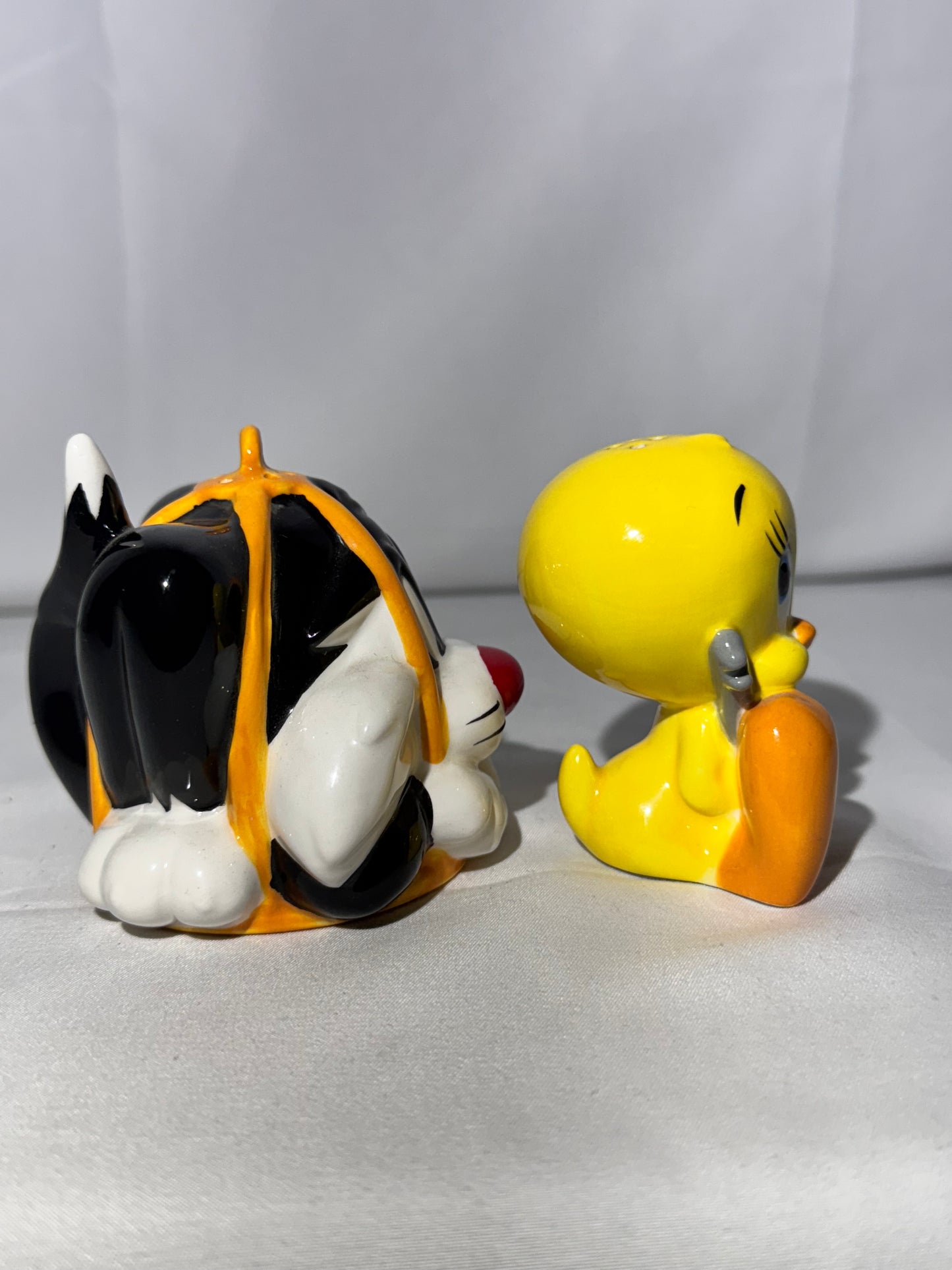 Tweety Bird and Sylvester- salt and pepper- Looney Tunes - Warner Brothers