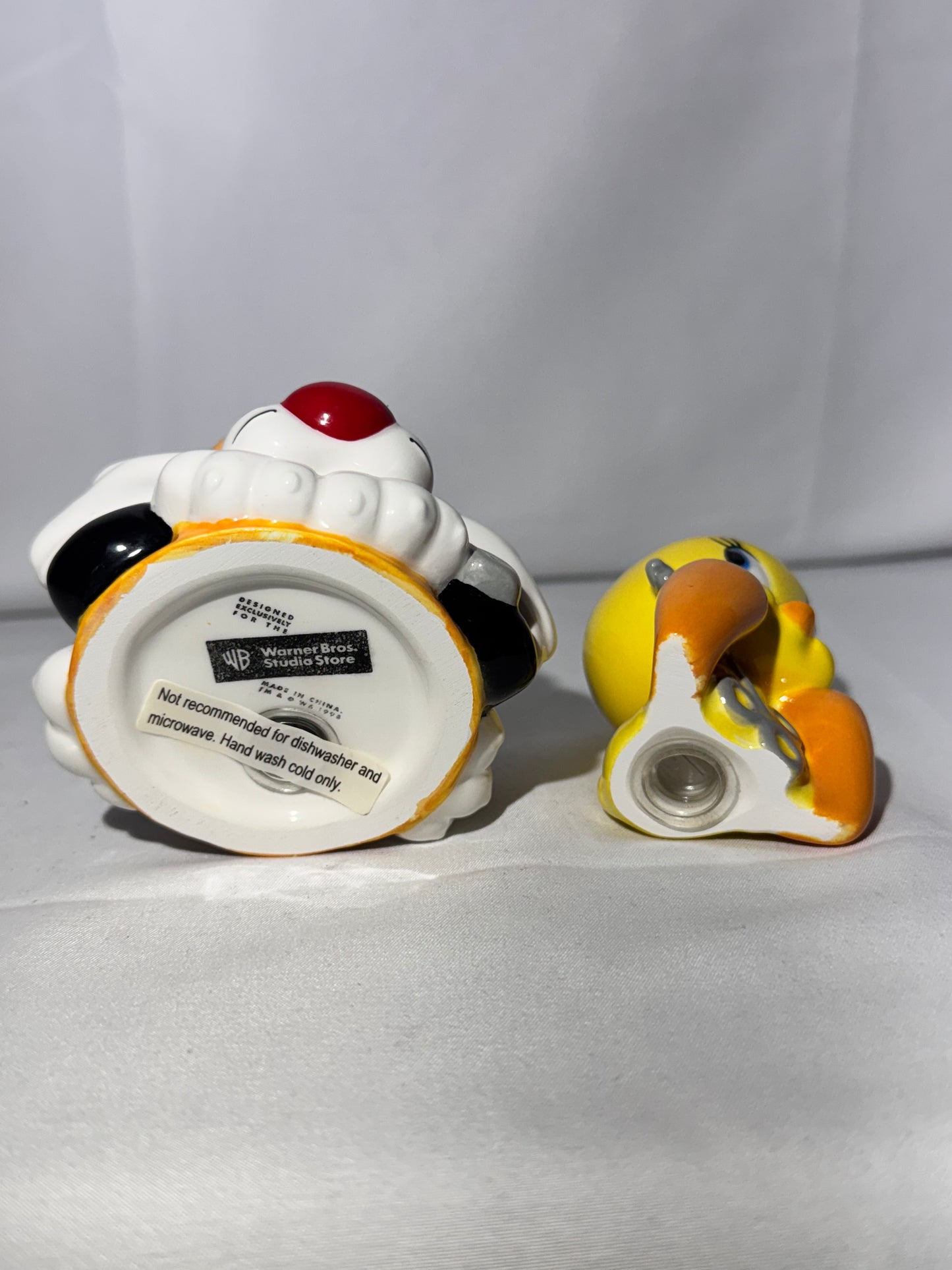 Tweety Bird and Sylvester- salt and pepper- Looney Tunes - Warner Brothers